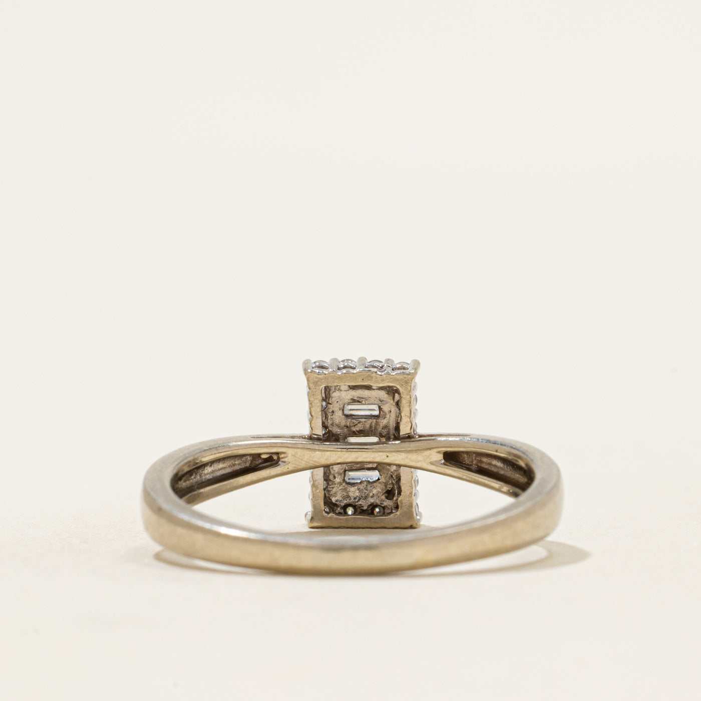 14k Baguette Cut Diamond Halo Ring | 0.26ctw | SZ 8