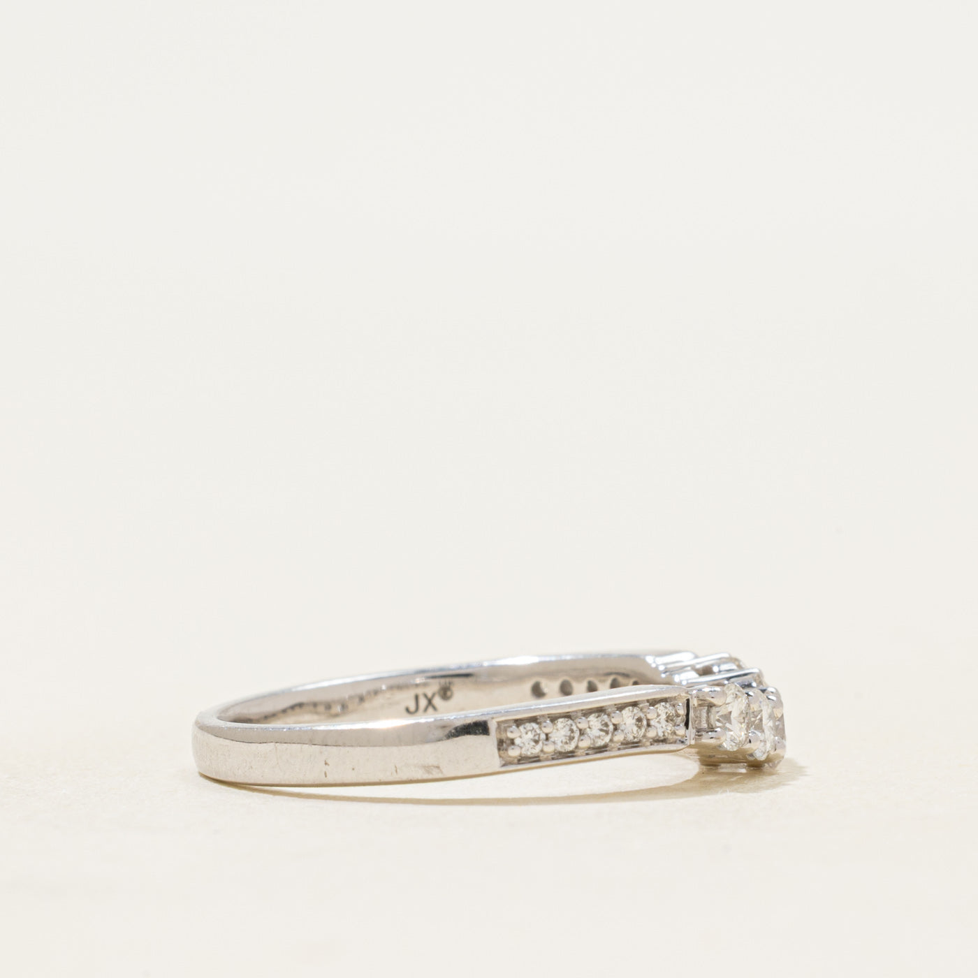 Bague contour en or blanc sertie de diamants | 0,36 ct | Taille 6,5