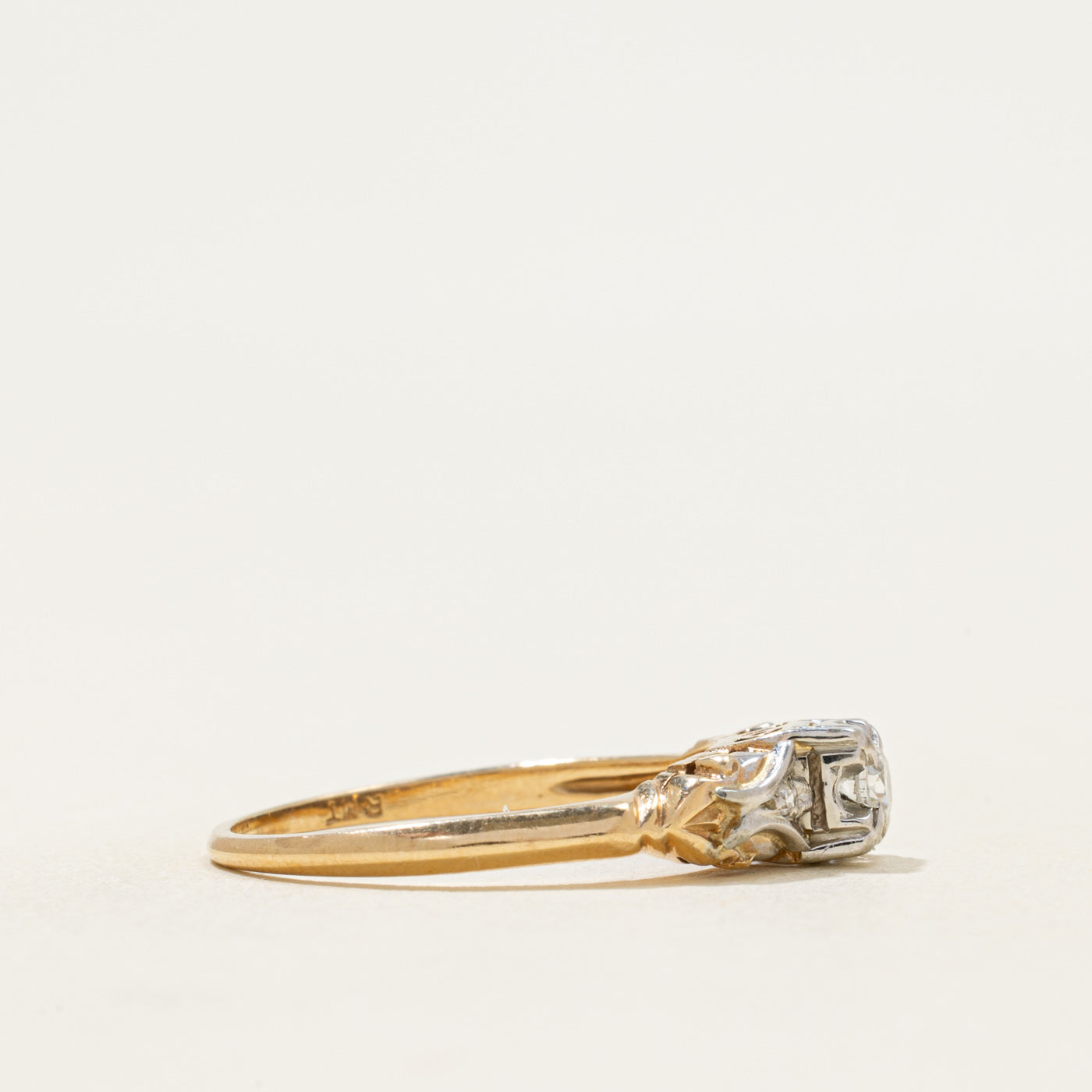 Illusion Set Diamond Textured Ring | 0.12ctw | SZ 7.5