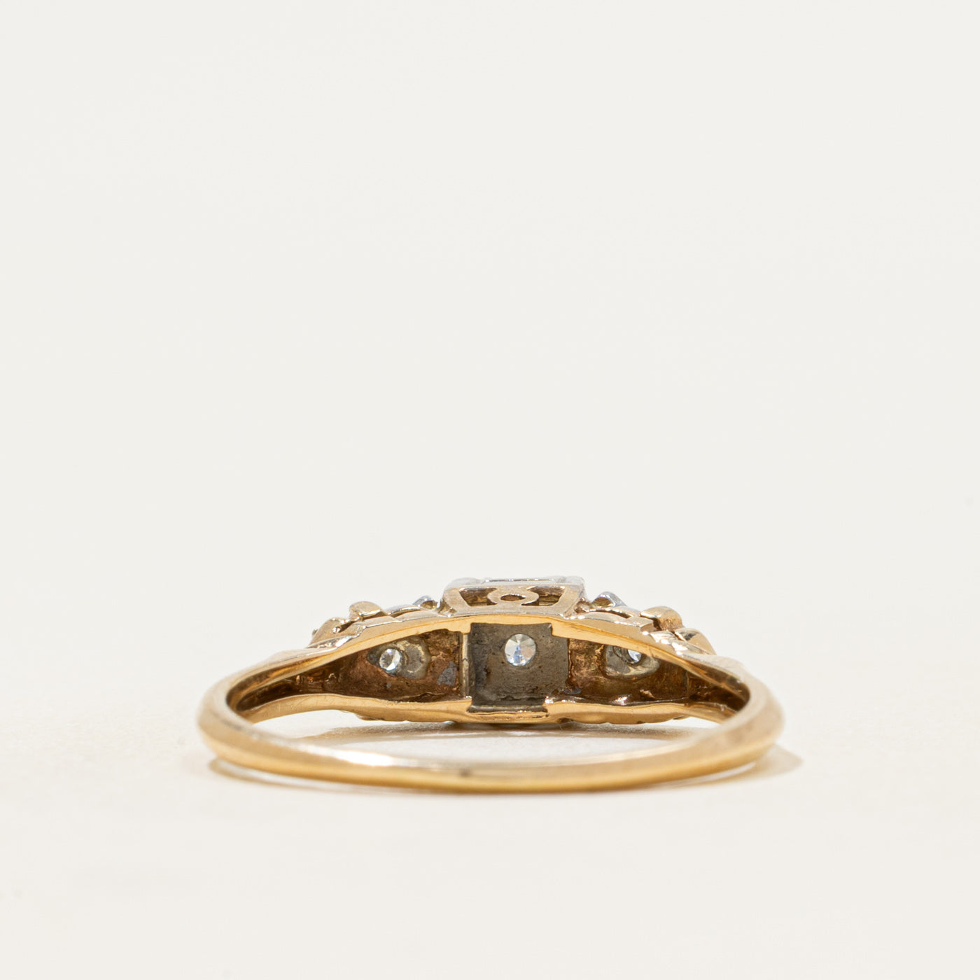 Illusion Set Diamond Textured Ring | 0.12ctw | SZ 7.5