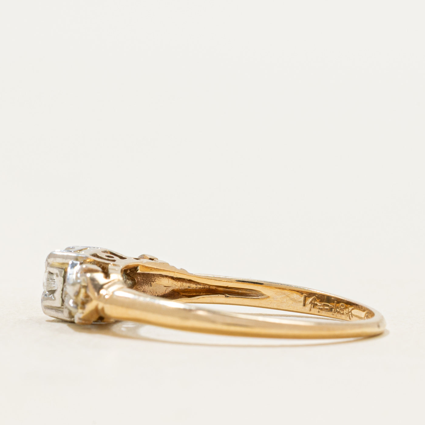Illusion Set Diamond Textured Ring | 0.12ctw | SZ 7.5