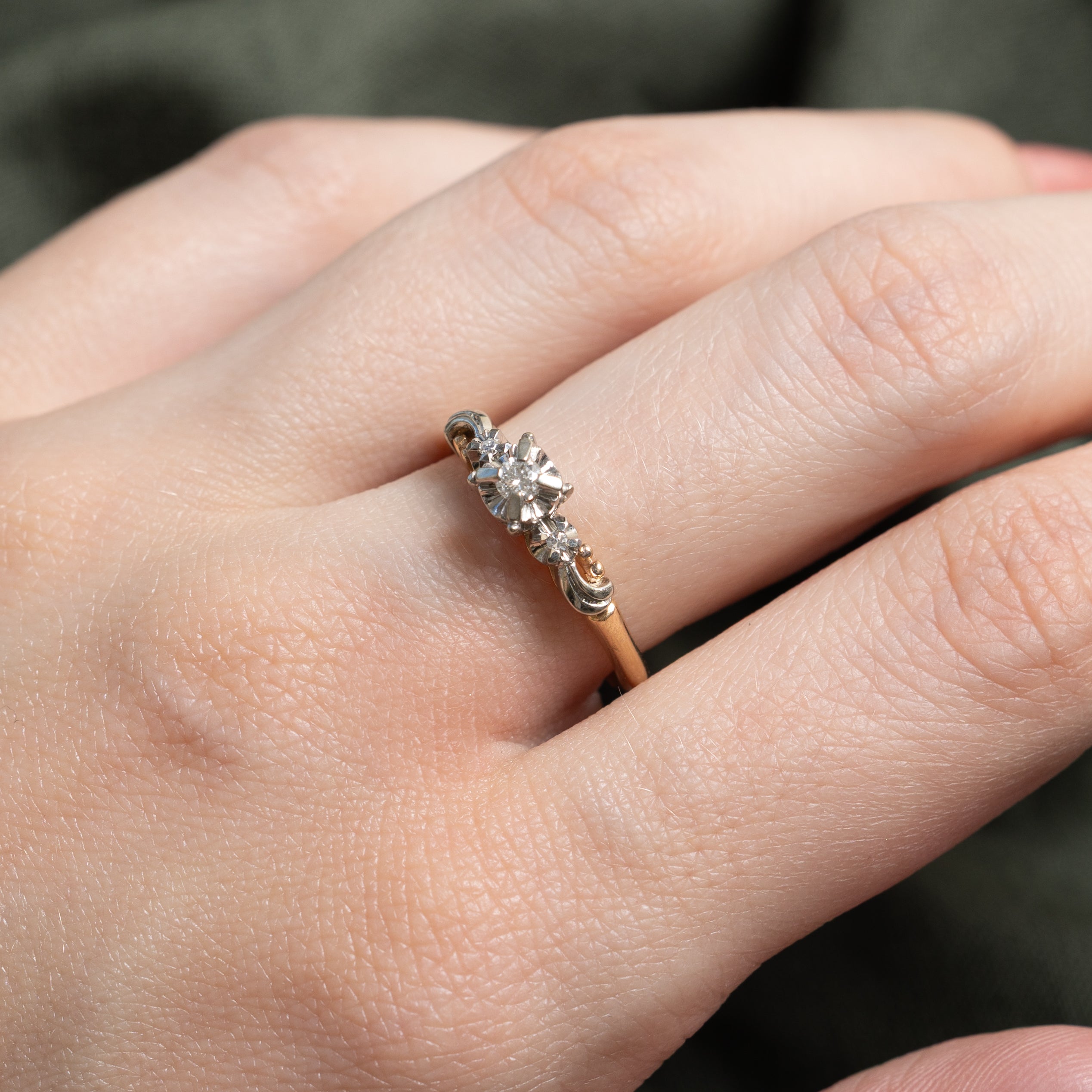 Two Tone Illusion Set Diamond Ring | 0.11ctw | SZ 7.5