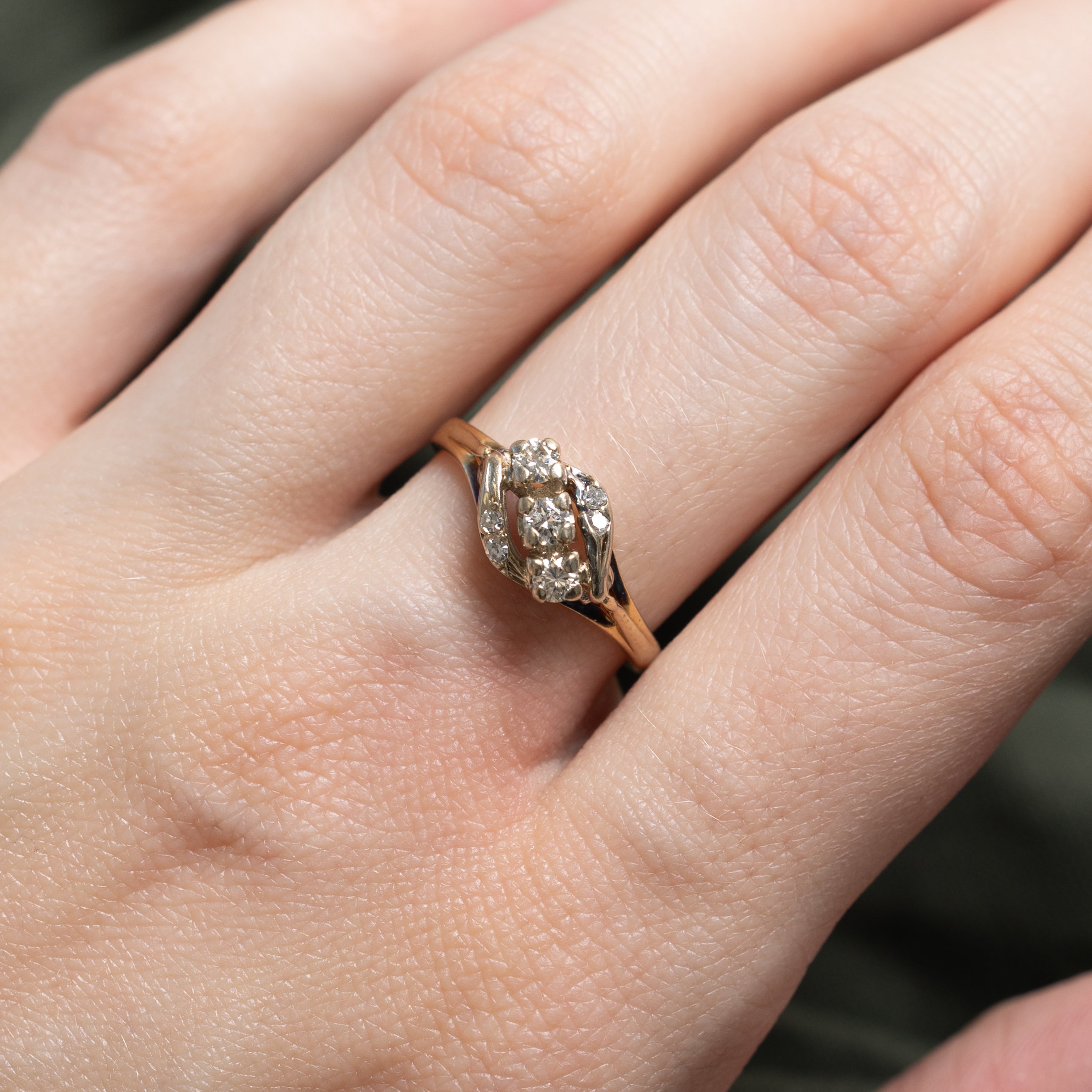 10k Diagonal Diamond Ring | 0.30ctw | SZ 7.25
