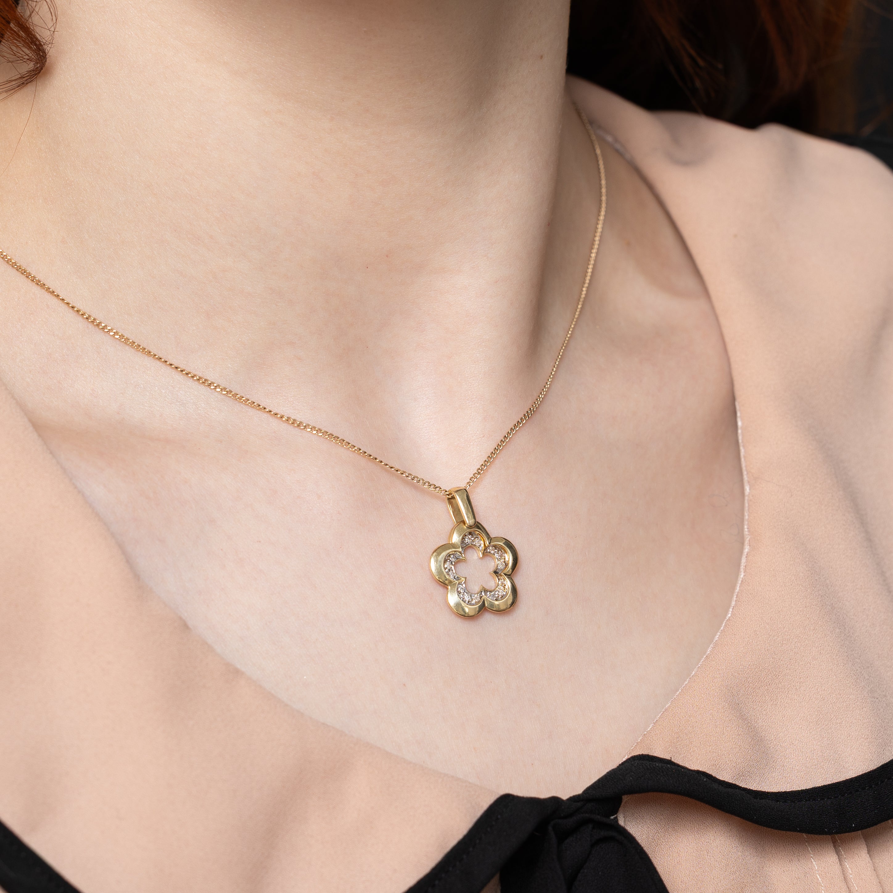 Diamond Flower Pendant | 0.15ctw