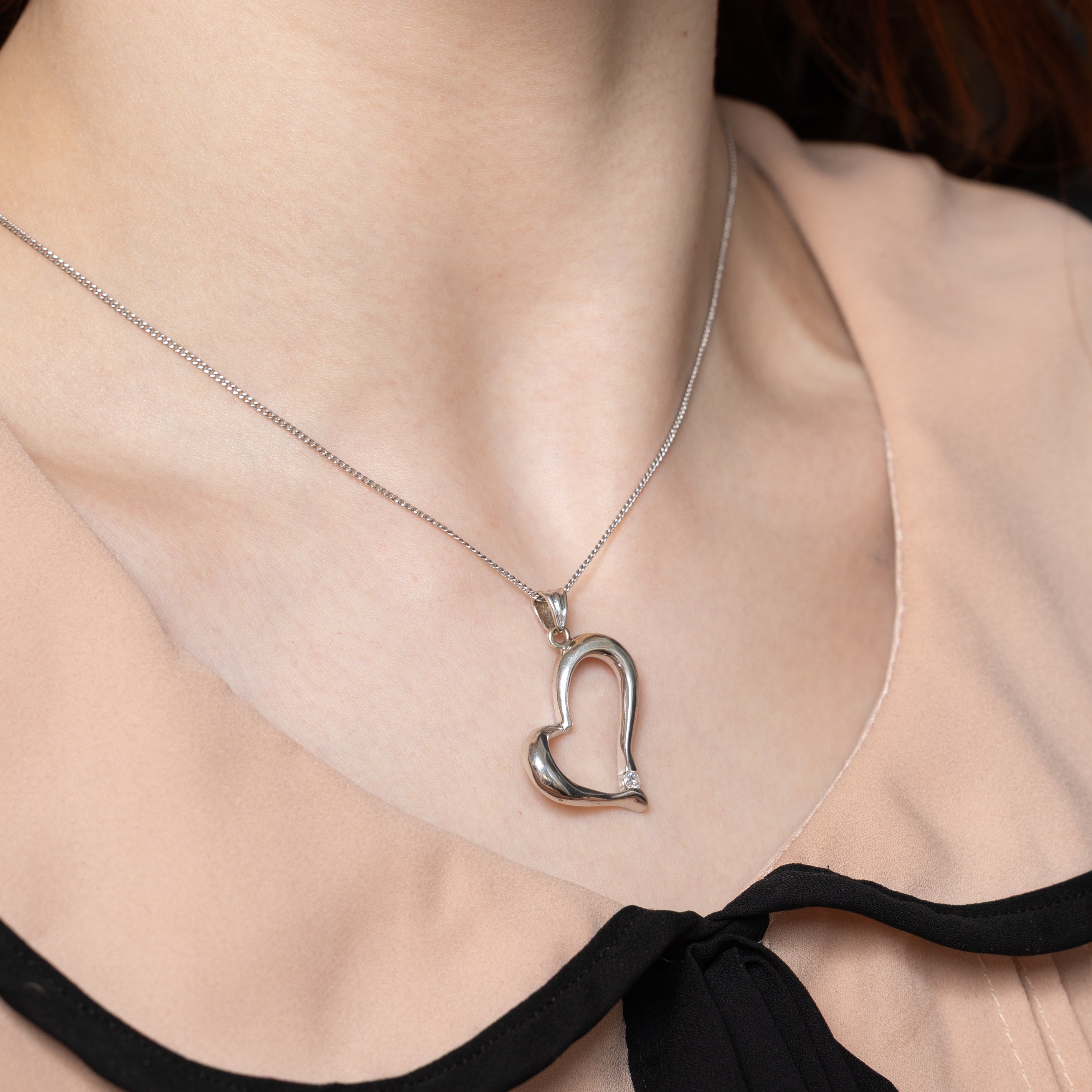 Single Diamond Heart Pendant | 0.10ct