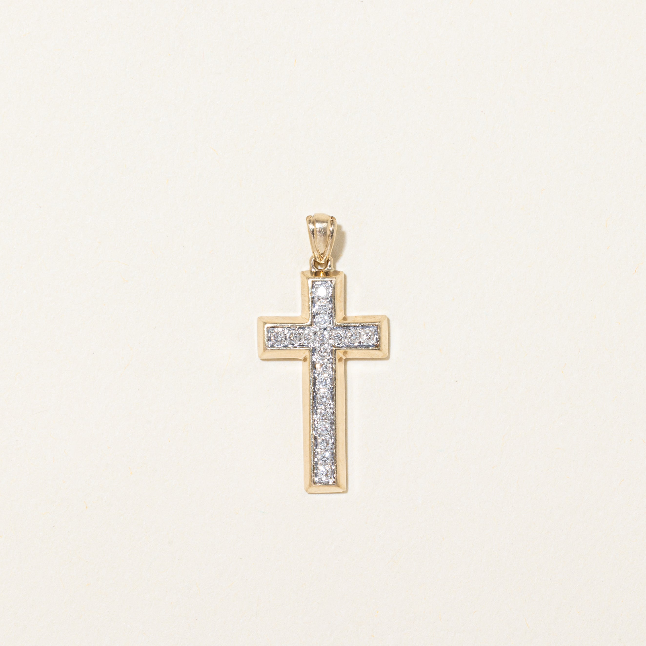 Diamond Cross Pendant | 0.17ctw