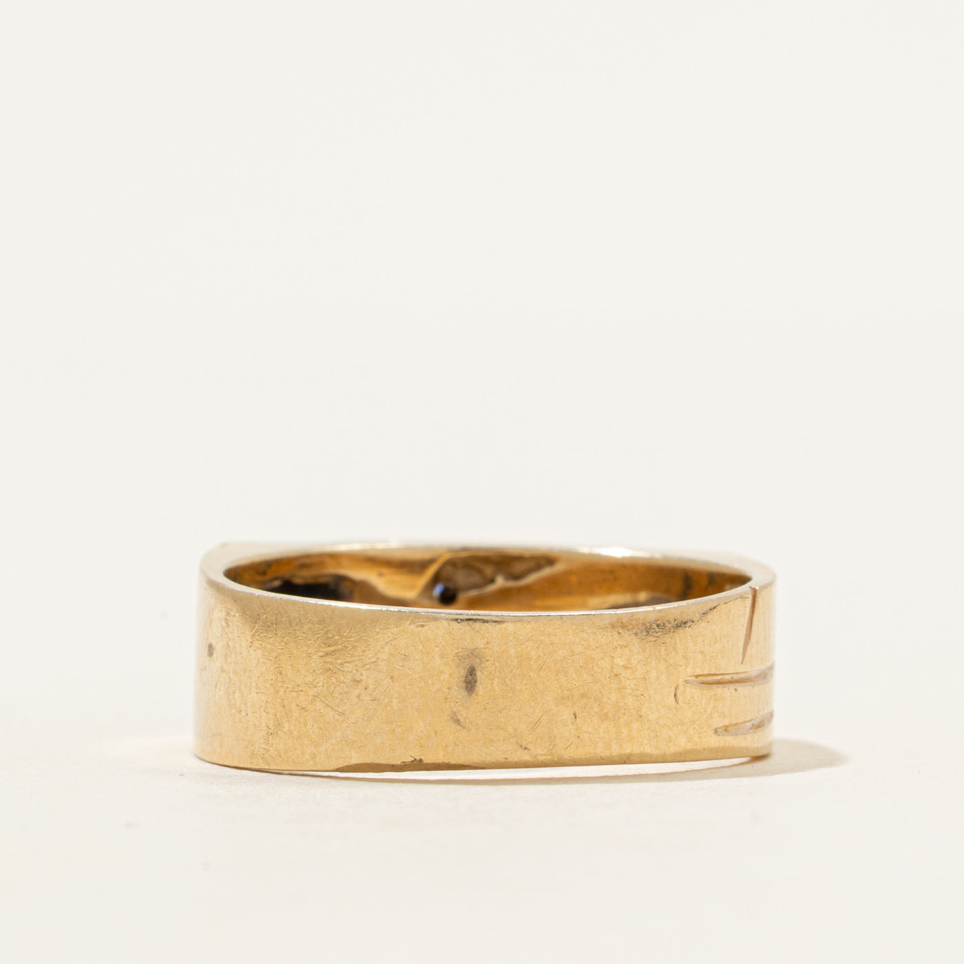 Onyx & Diamond Grooved Ring | 0.15ct, 0.01ctw | SZ 7