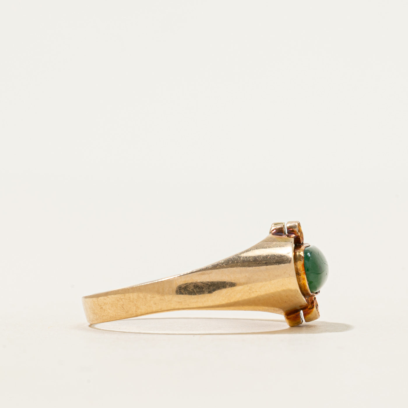 Bague East West en jadéite et diamants | 1,03 ct, 0,02 ct au total | Taille 7,25