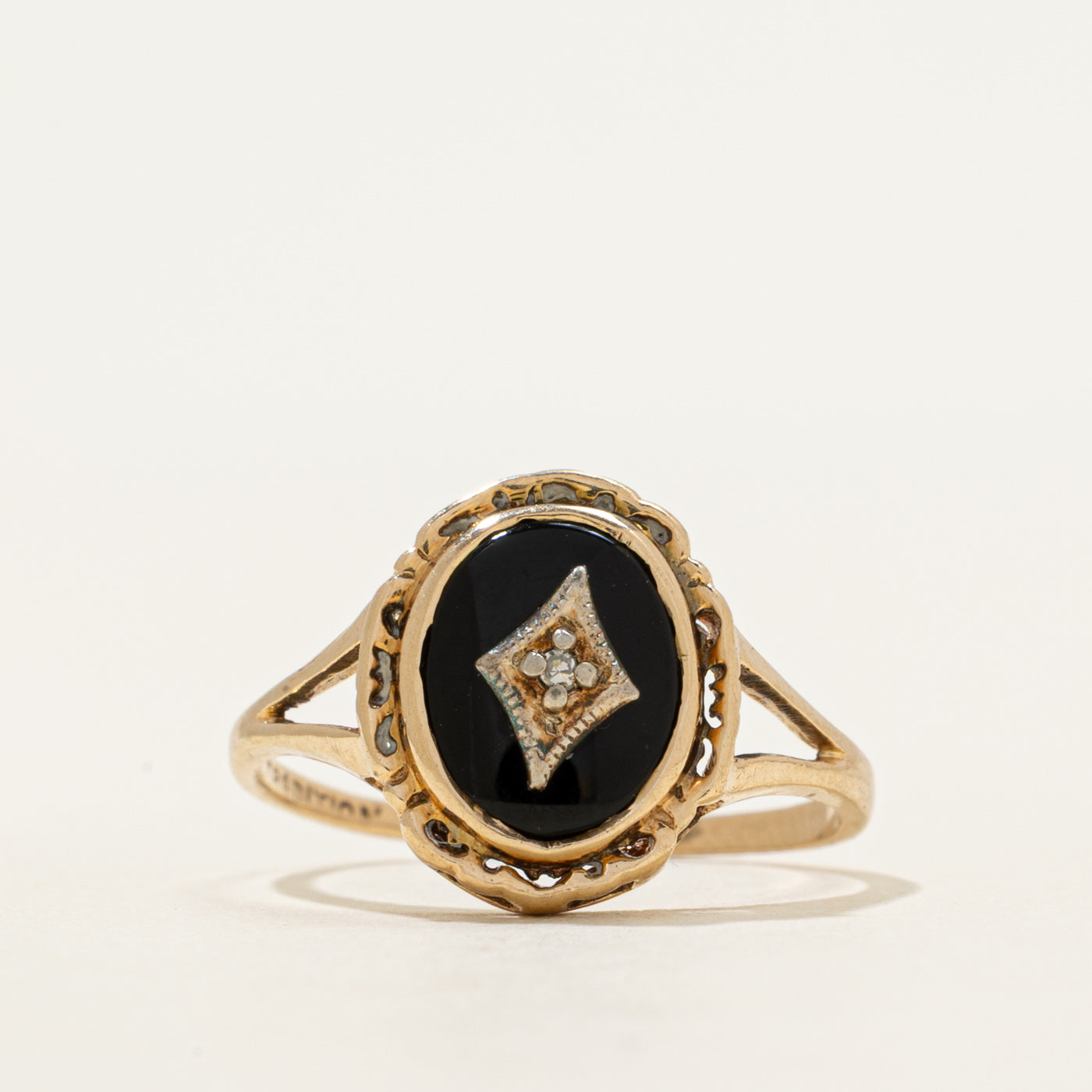 Cabochon Onyx & Diamond Open Shank Ring | 1.03ct, 0.005ct | SZ 7.75