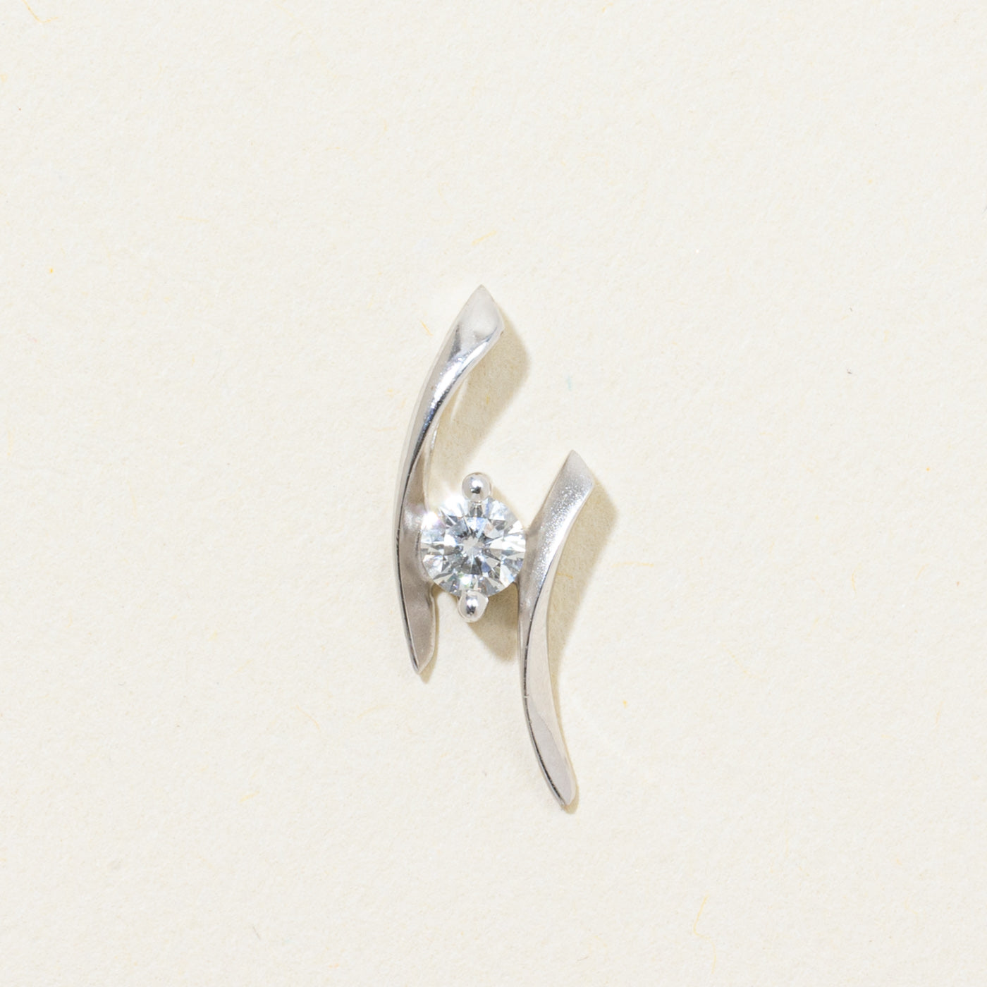 18k Solitaire Diamond Curved Pendant | 0.13ct