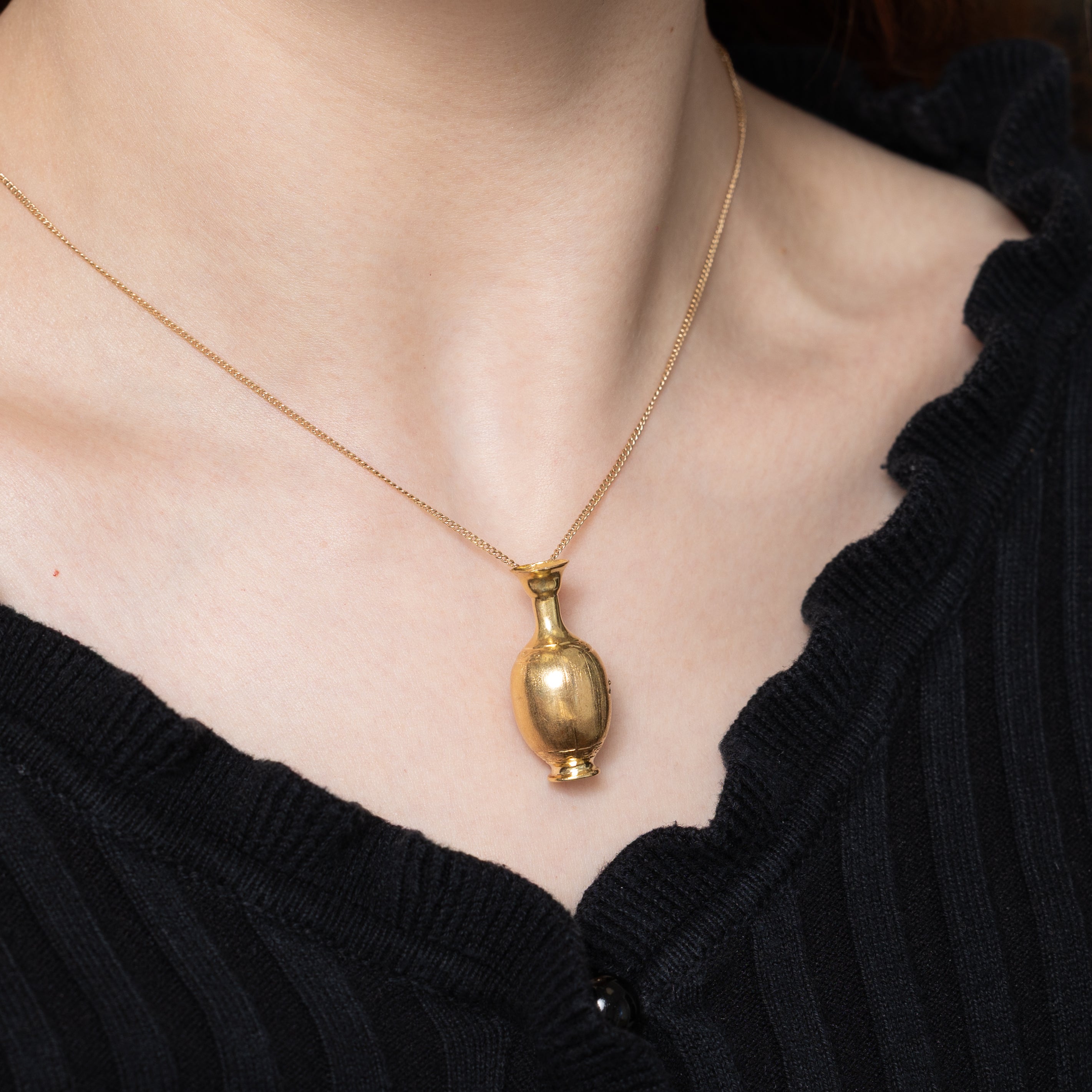 18k Star Set Diamond Lekythos Vase Pendant | 0.03ct