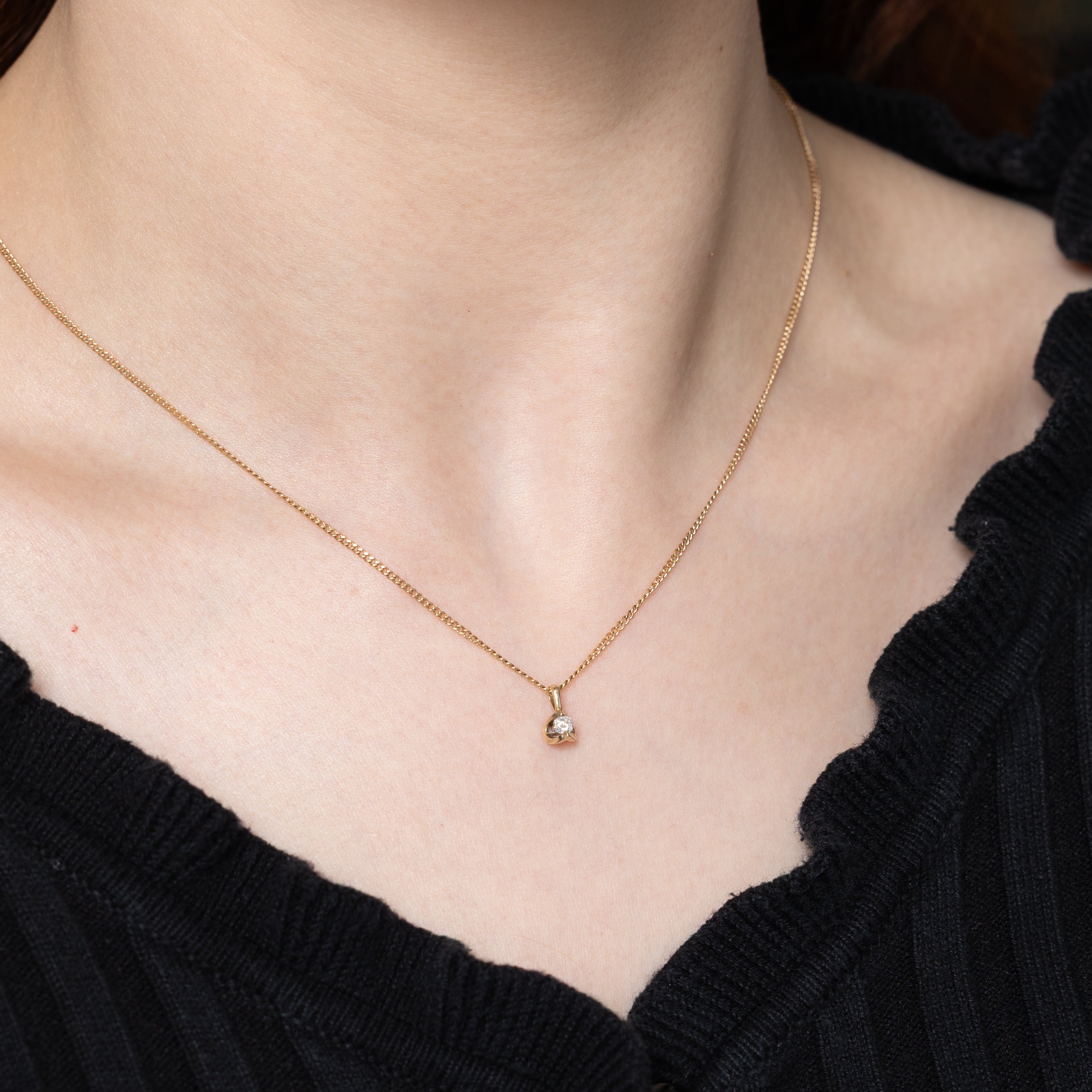 Pendentif serti tension en diamant | 0,10 ct