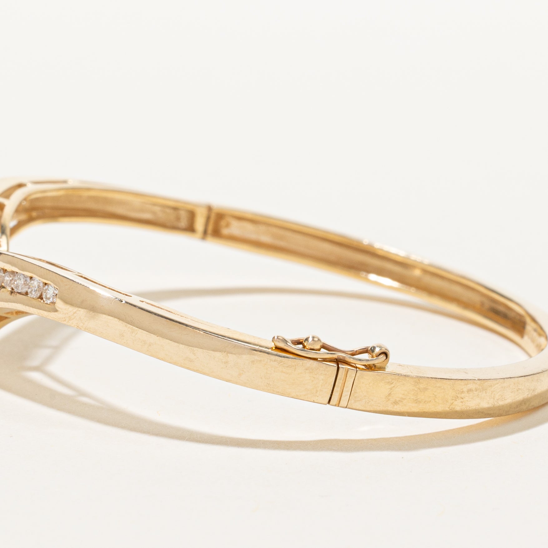 Channel Set Diamond Chevron Cuff | 0.87ctw | 6"