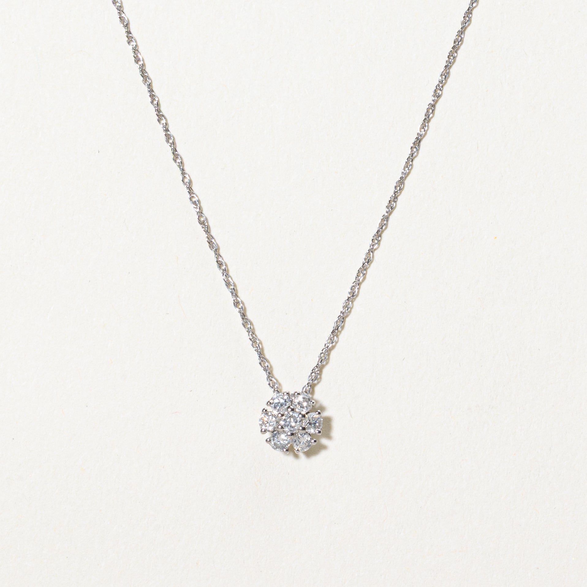 Collier pendentif serti de diamants ronds | 0,18 ct | 45,7 cm
