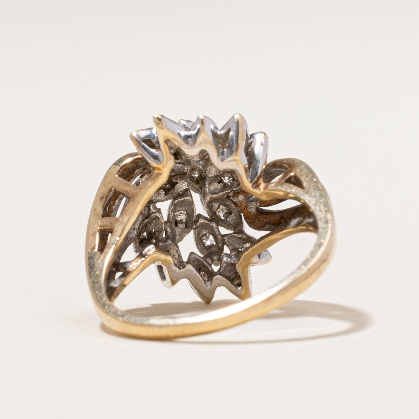 Diamond Cluster Grooved Cocktail Ring | 0.17ctw | SZ 6.5