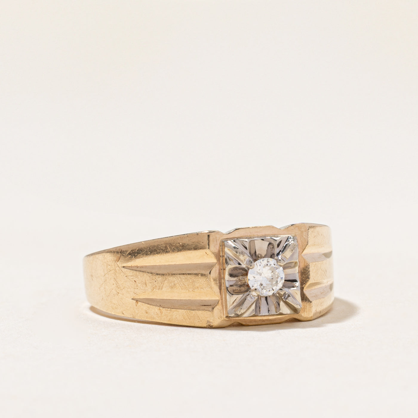 Illusion Set Diamond Grooved Ring | 0.13ct | SZ 11.25