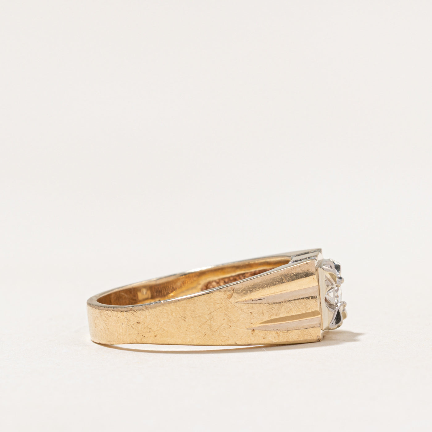 Illusion Set Diamond Grooved Ring | 0.13ct | SZ 11.25