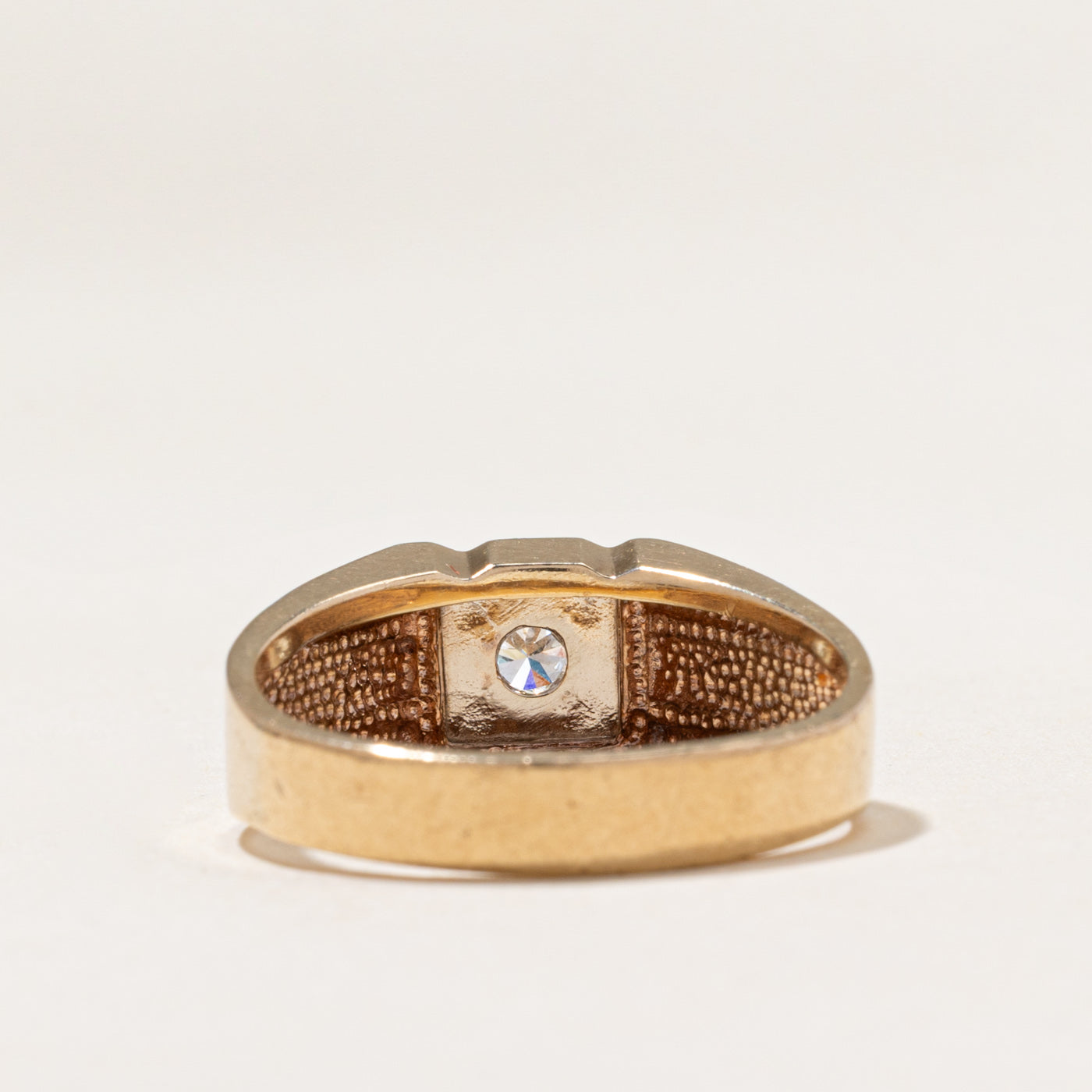 Illusion Set Diamond Grooved Ring | 0.13ct | SZ 11.25