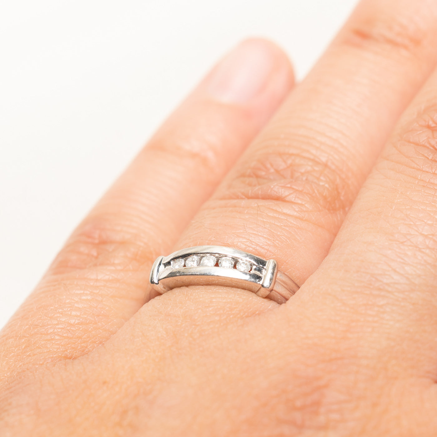 Five Stone Diamond Grooved Ring | 0.09ctw | SZ 6.5