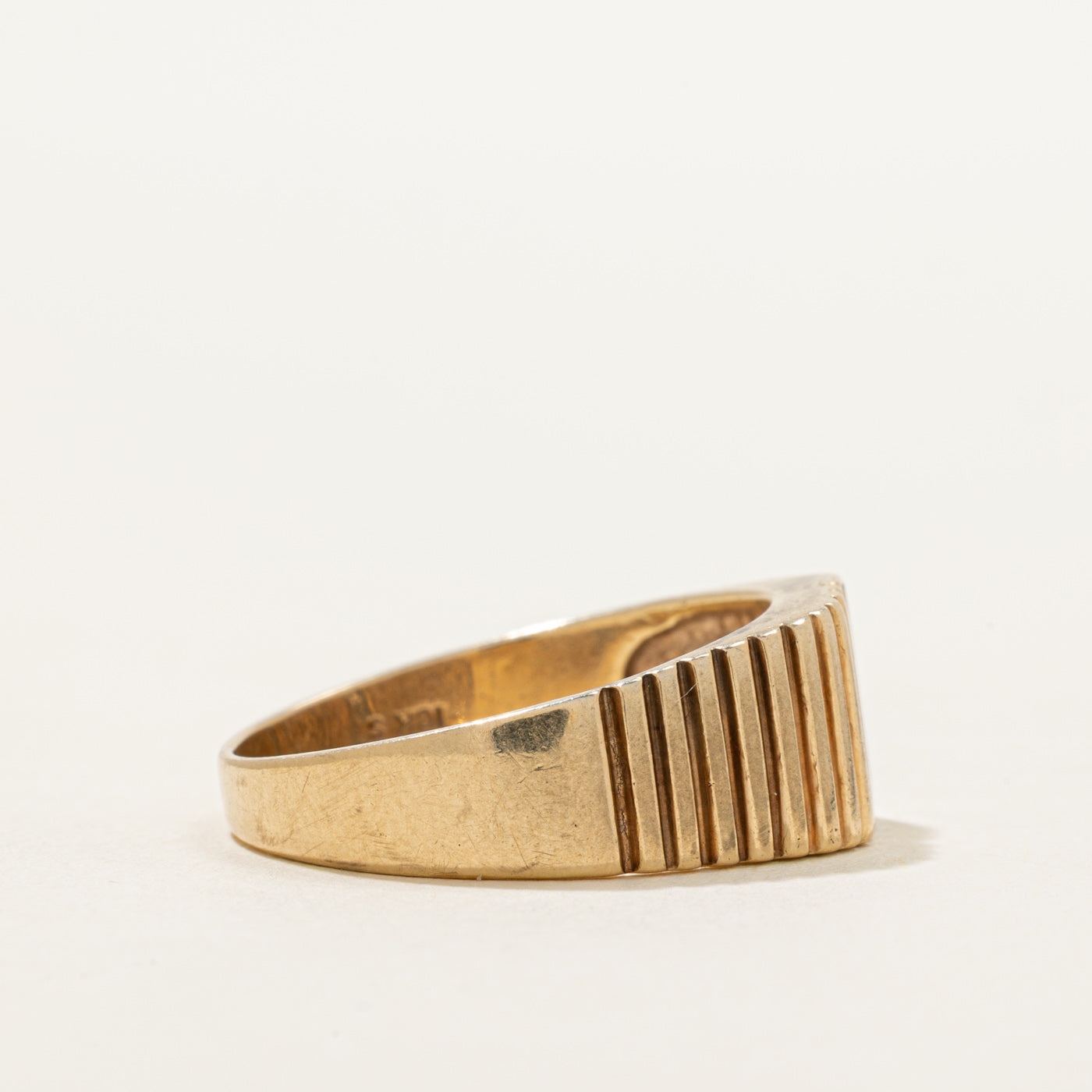 Channel Set Diamond Fluted Ring | 0.06ctw | SZ 10