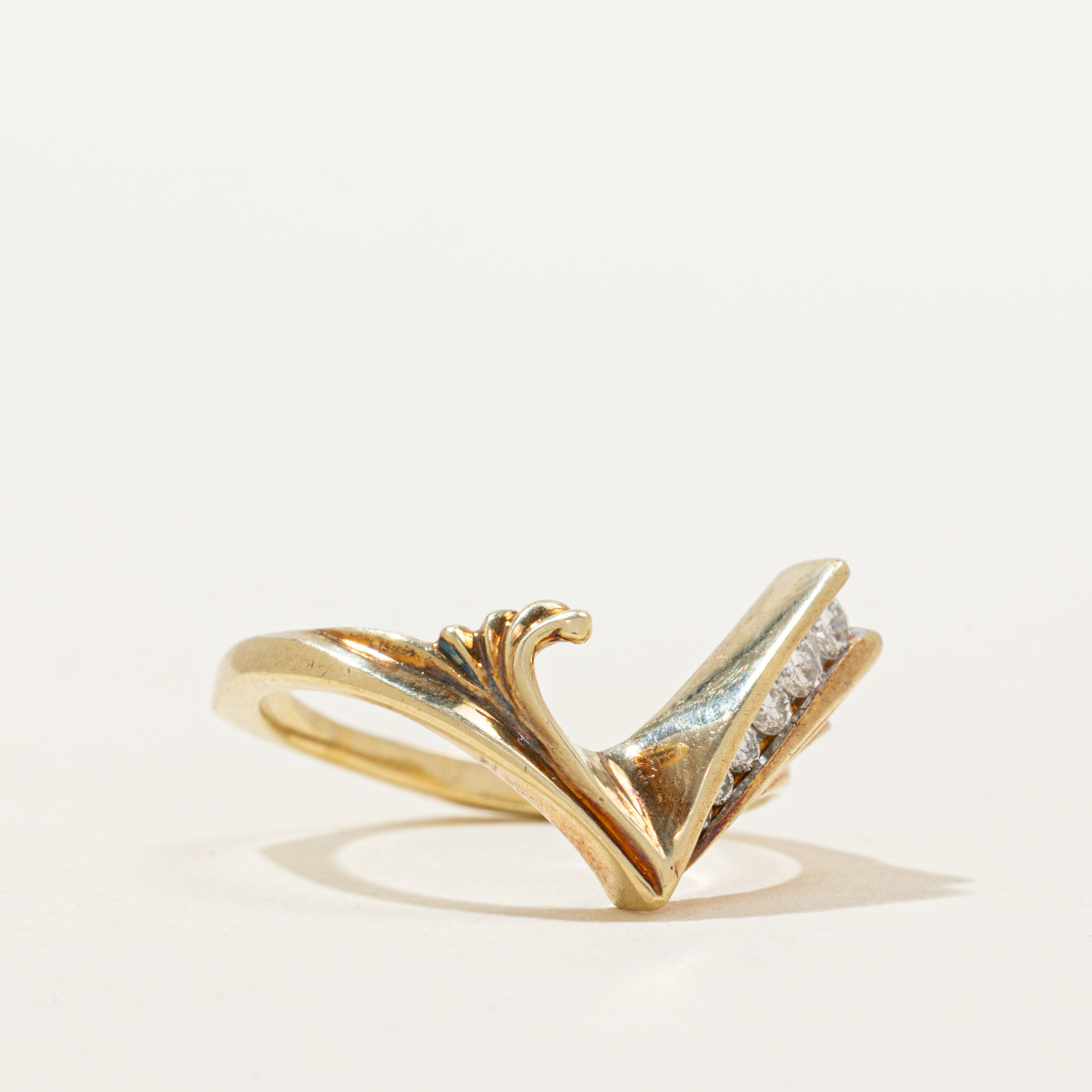 18k Diamond Grooved Chevron Ring | 0.14ctw | SZ 6.25