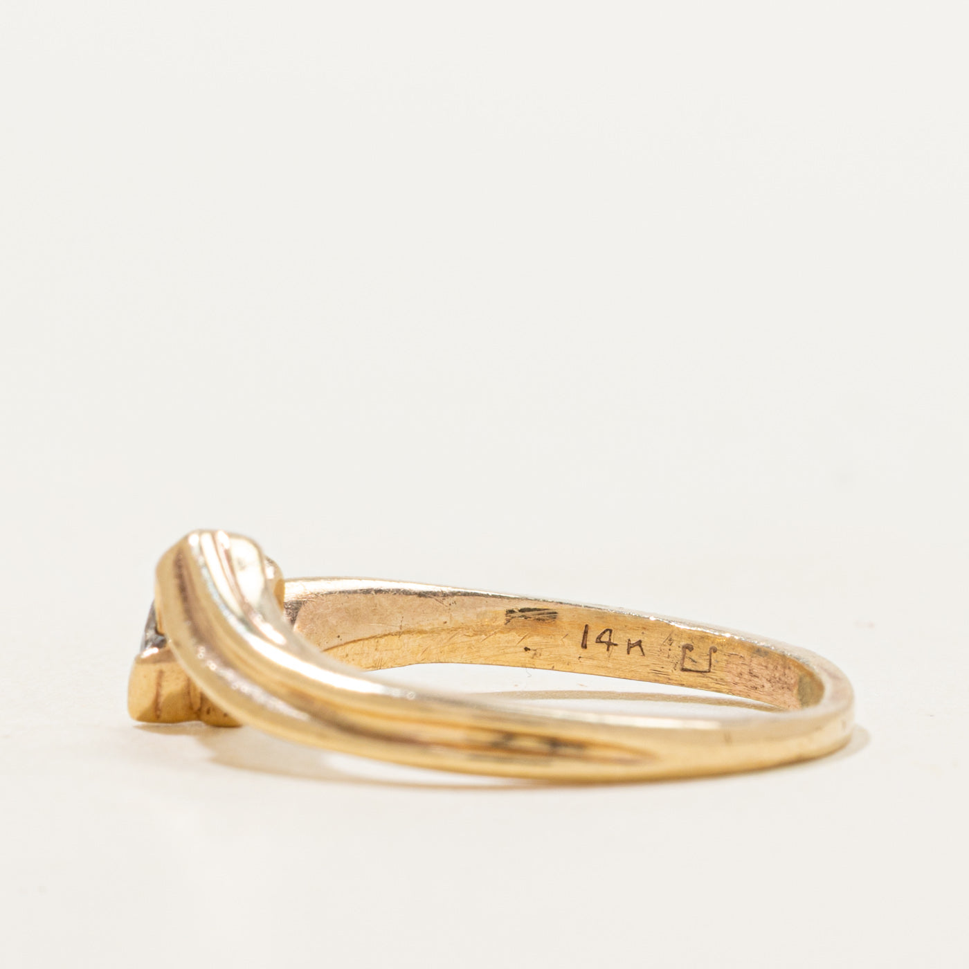 Marquise Cut Diamond Grooved Zig-Zag Ring | 0.12ct | SZ 6.75