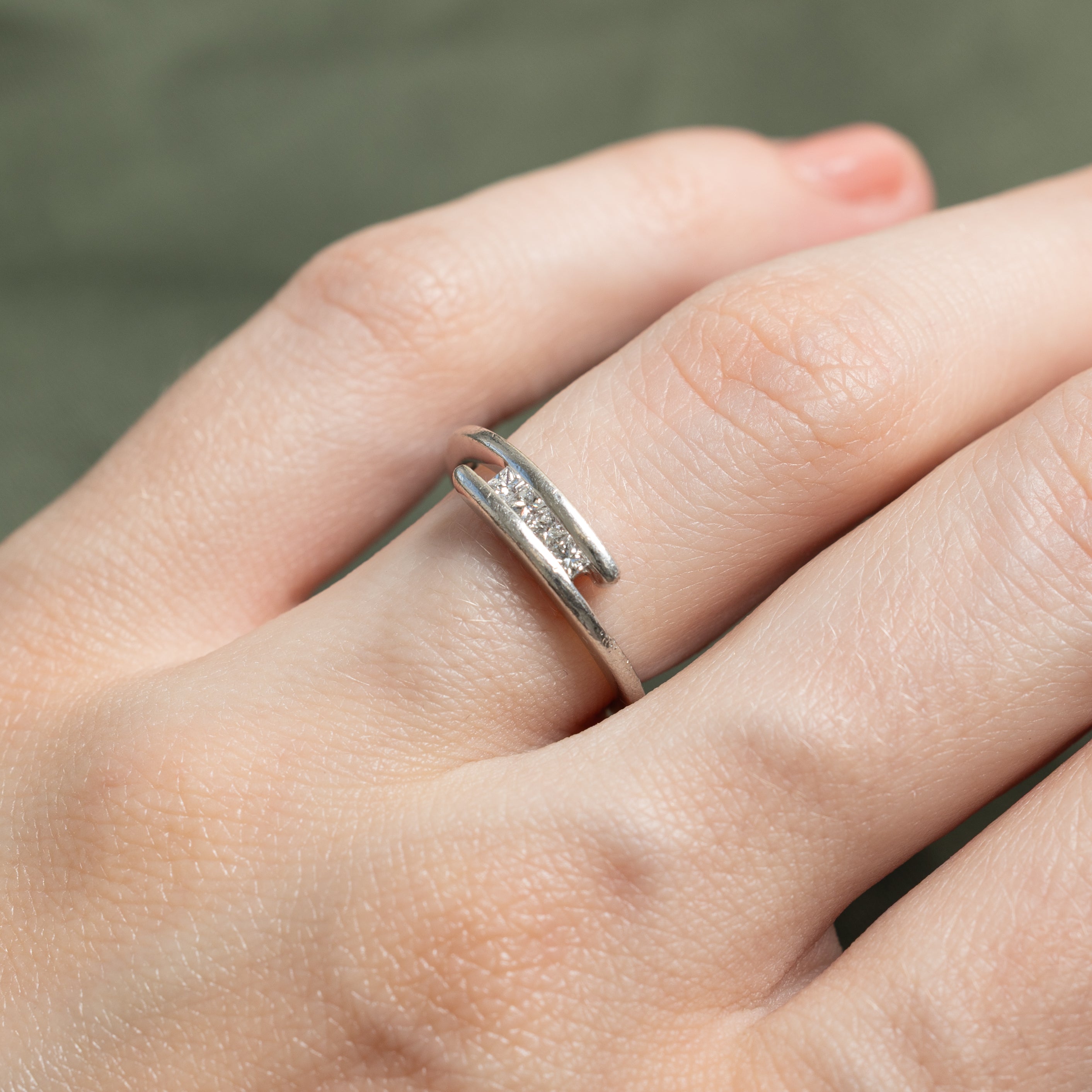 Bague sertie d'un diamant taille princesse | 0,17 ct | Taille 5,25