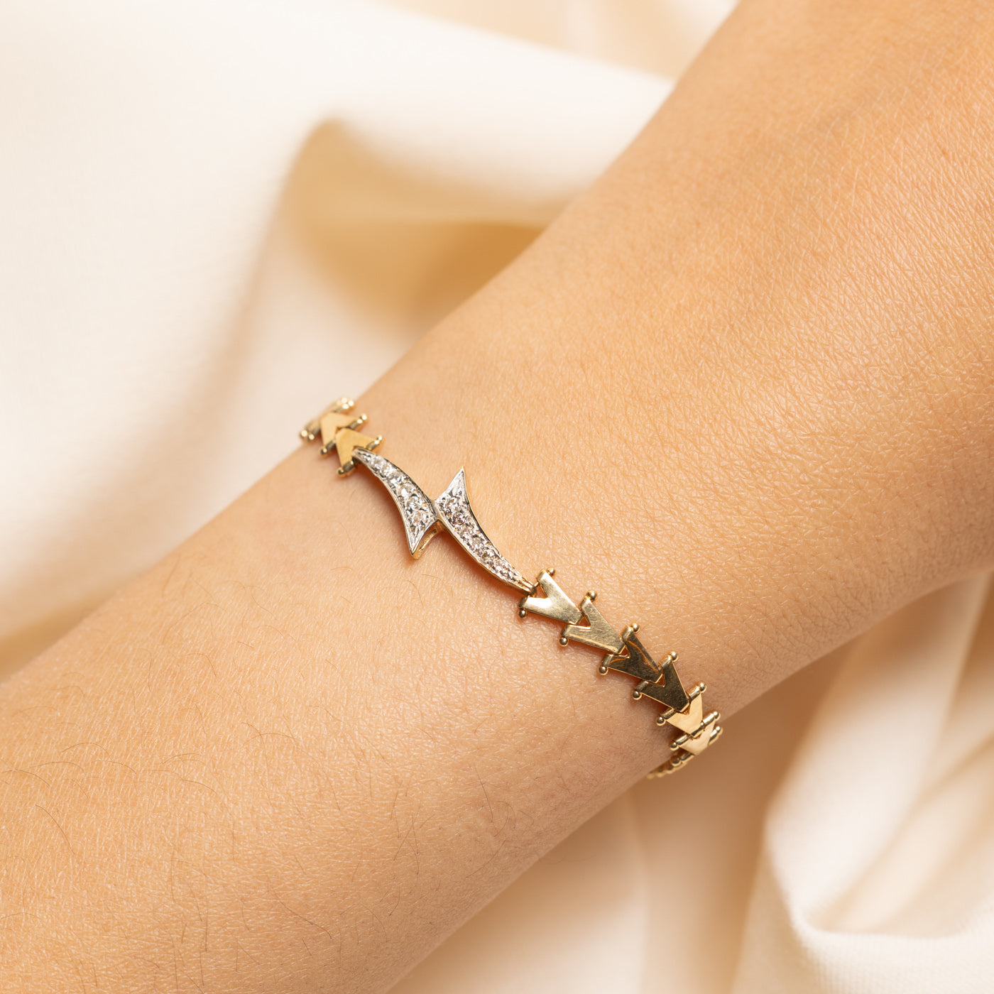 Yellow Gold Diamond Bypass V Link Bracelet | 0.13ctw | 7.25"