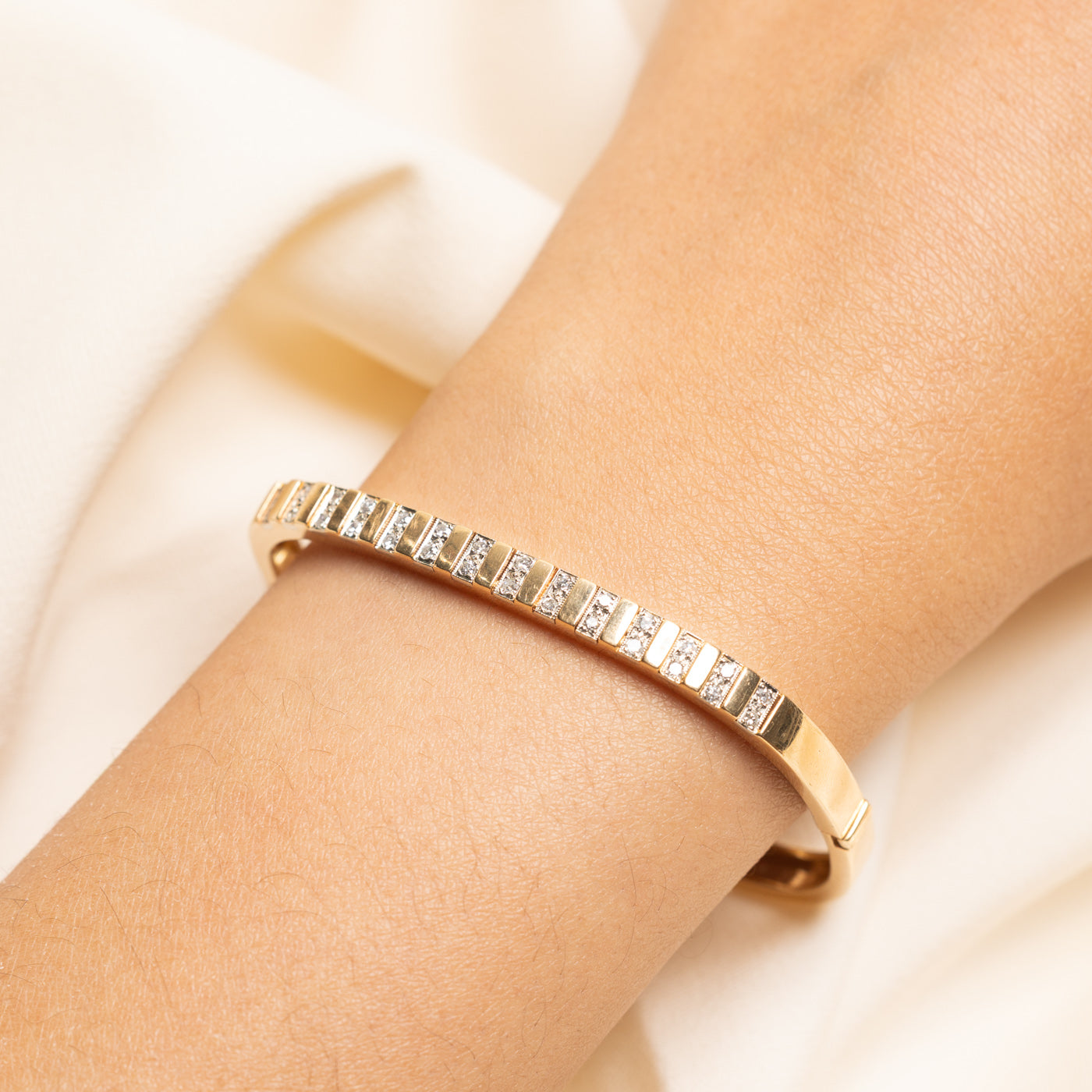 Yellow Gold Diamond Columns Bangle | 0.42ctw | 8"