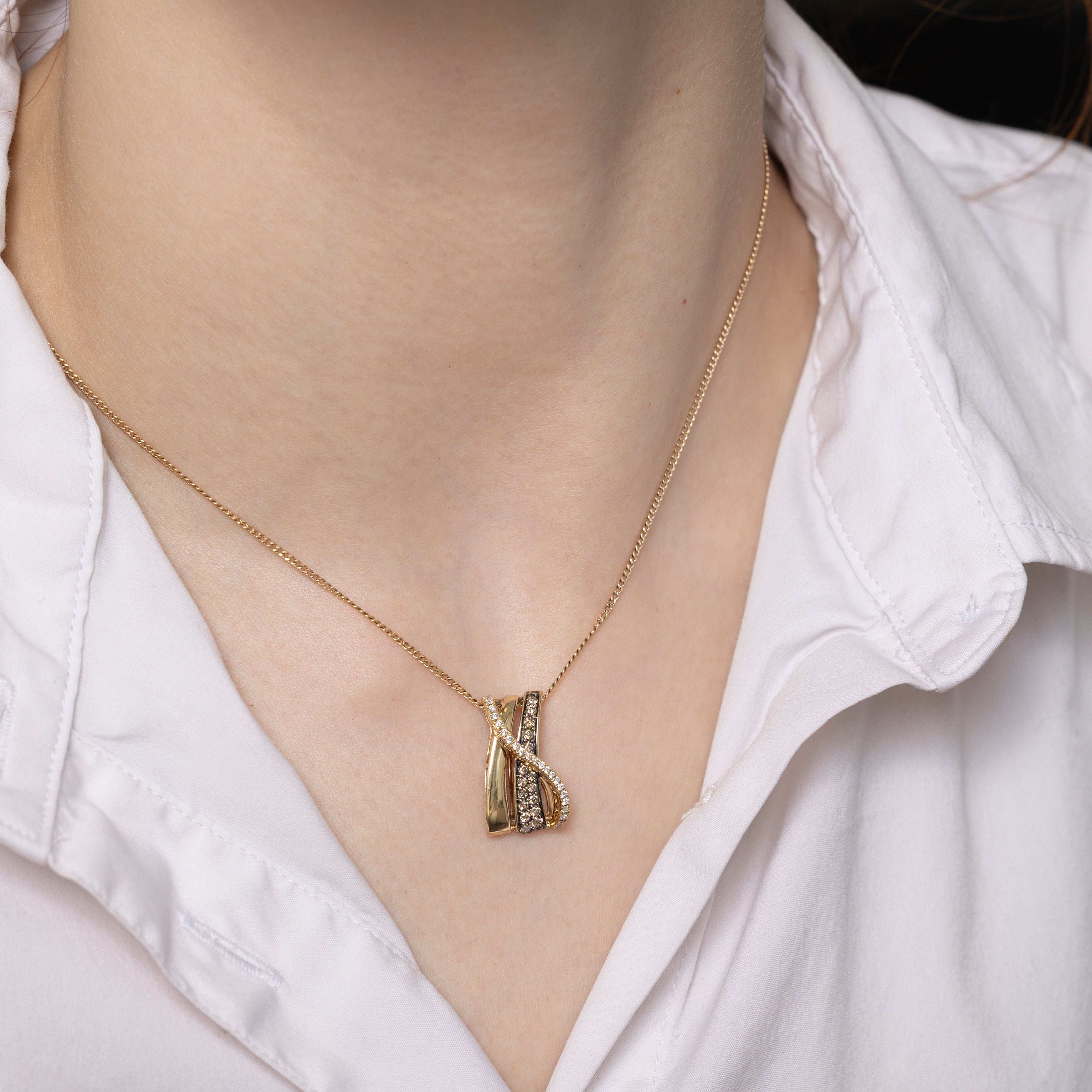 Diamond Waterfall Twisted Pendant | 0.39ctw