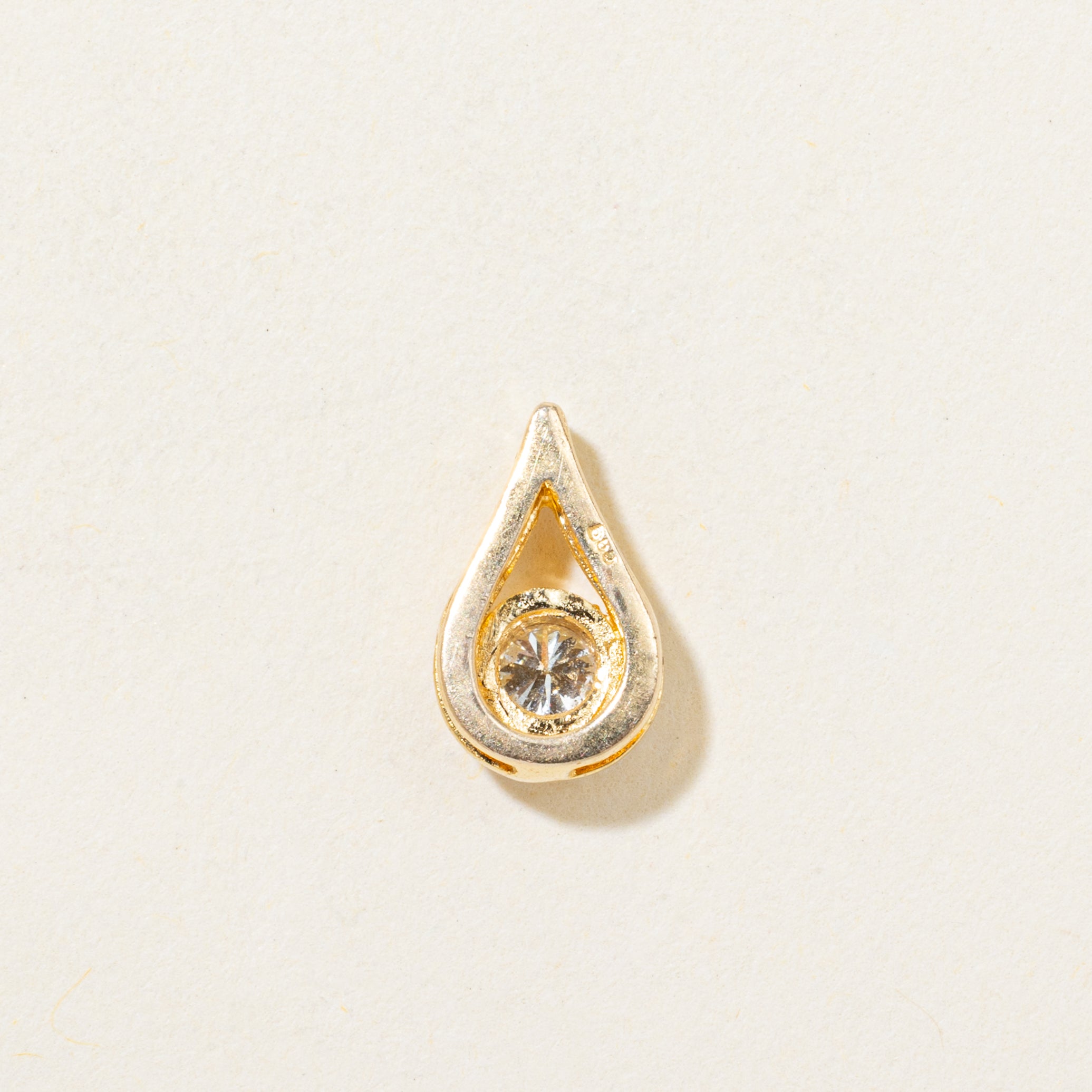 Pendentif en forme de poire serti clos avec diamants | 0,17 ct