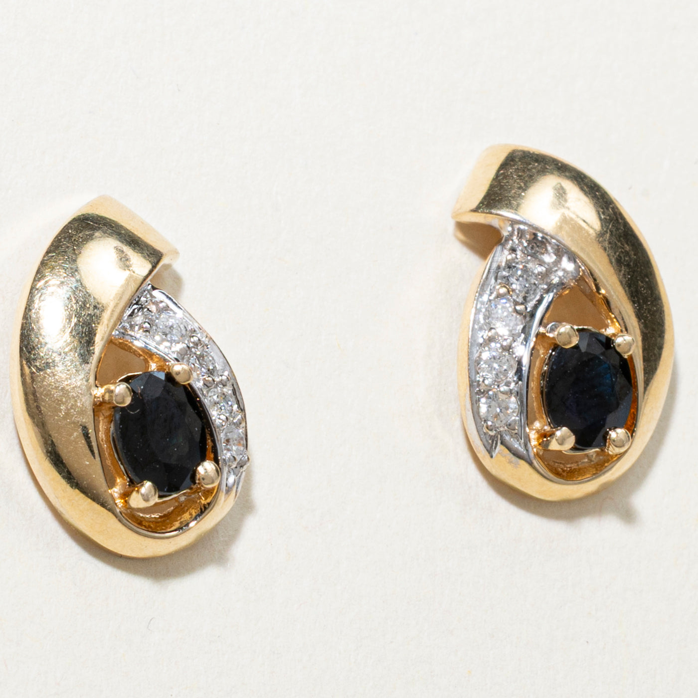 Oval Cut Sapphire & Diamond Stud Earrings | 1.00ctw, 0.12ct