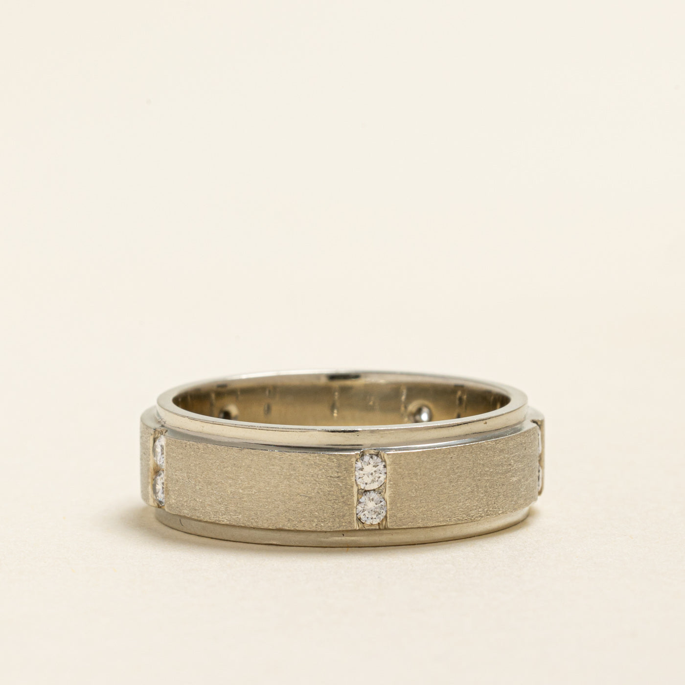 19k Diamond Column Matte Band | 0.38ctw | 6.80mm | SZ 10