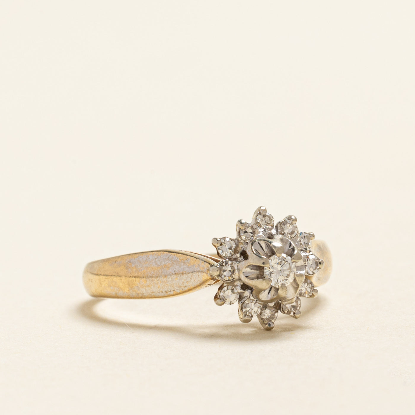 Belcher Set Diamond Petal Ring | 0.22ctw | SZ 5.75