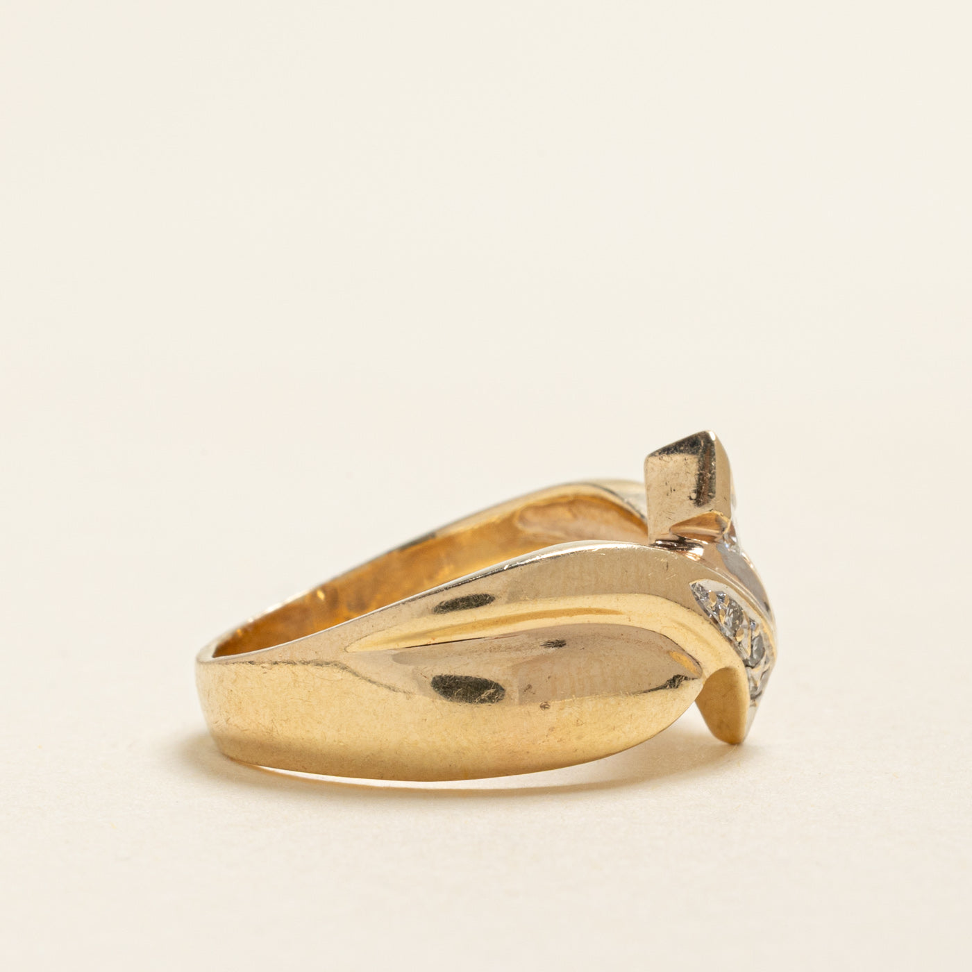 Yellow Gold Diamond Chevron Ring | 0.25ctw | SZ 7.5