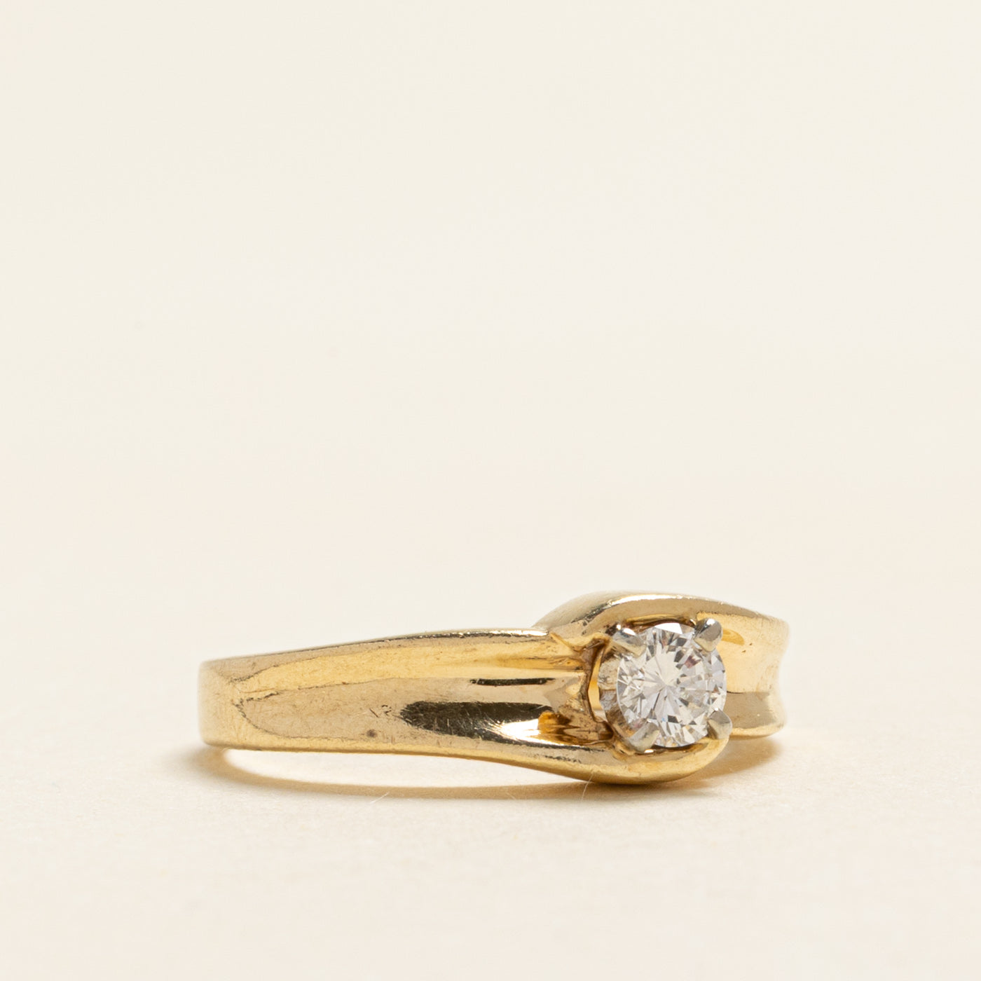 Solitaire Diamond Grooved Ring | 0.20ct | SZ 5.25