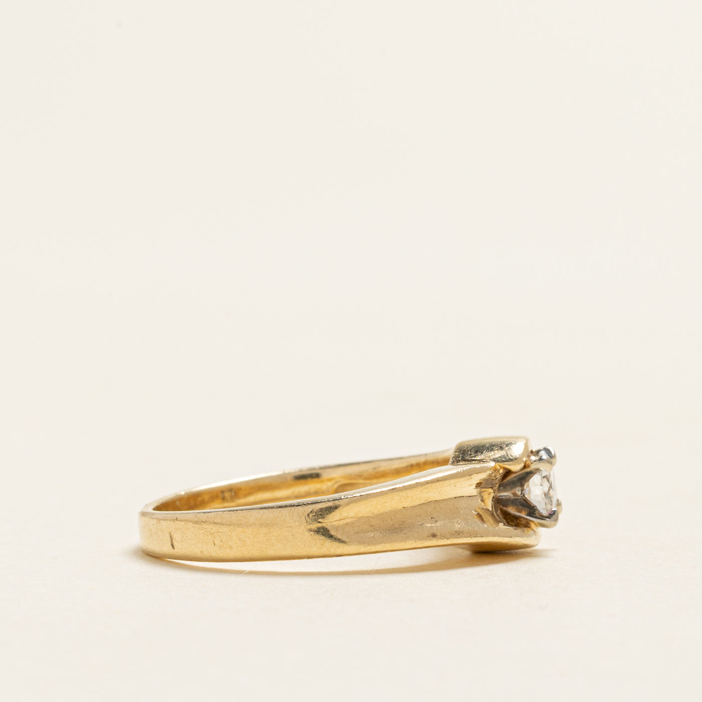 Solitaire Diamond Grooved Ring | 0.20ct | SZ 5.25