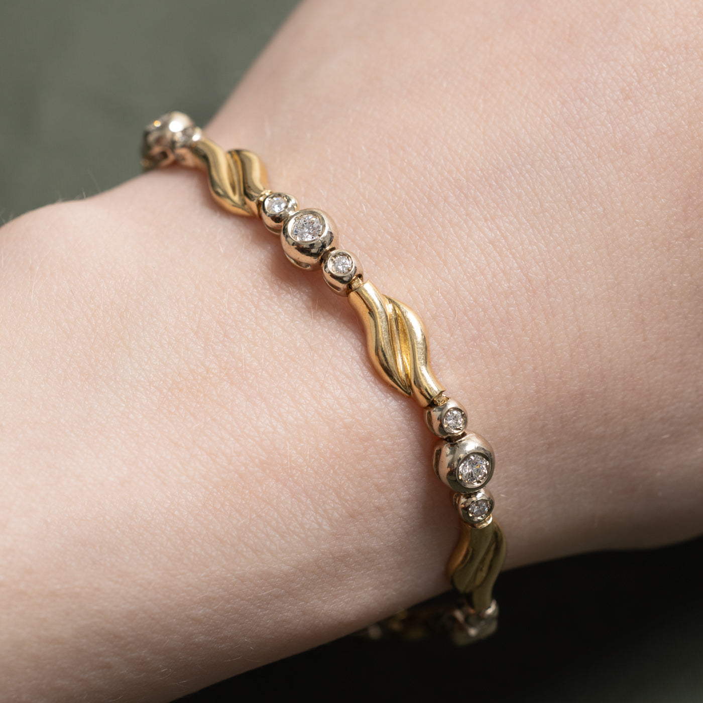 14K Diamond Grooved Wave Tennis Bracelet | 0.72ctw | 7"