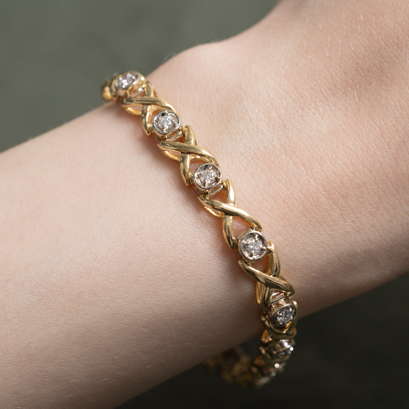 14K Yellow Gold Diamond Crossover Tennis Bracelet | 1.00ctw | 7"