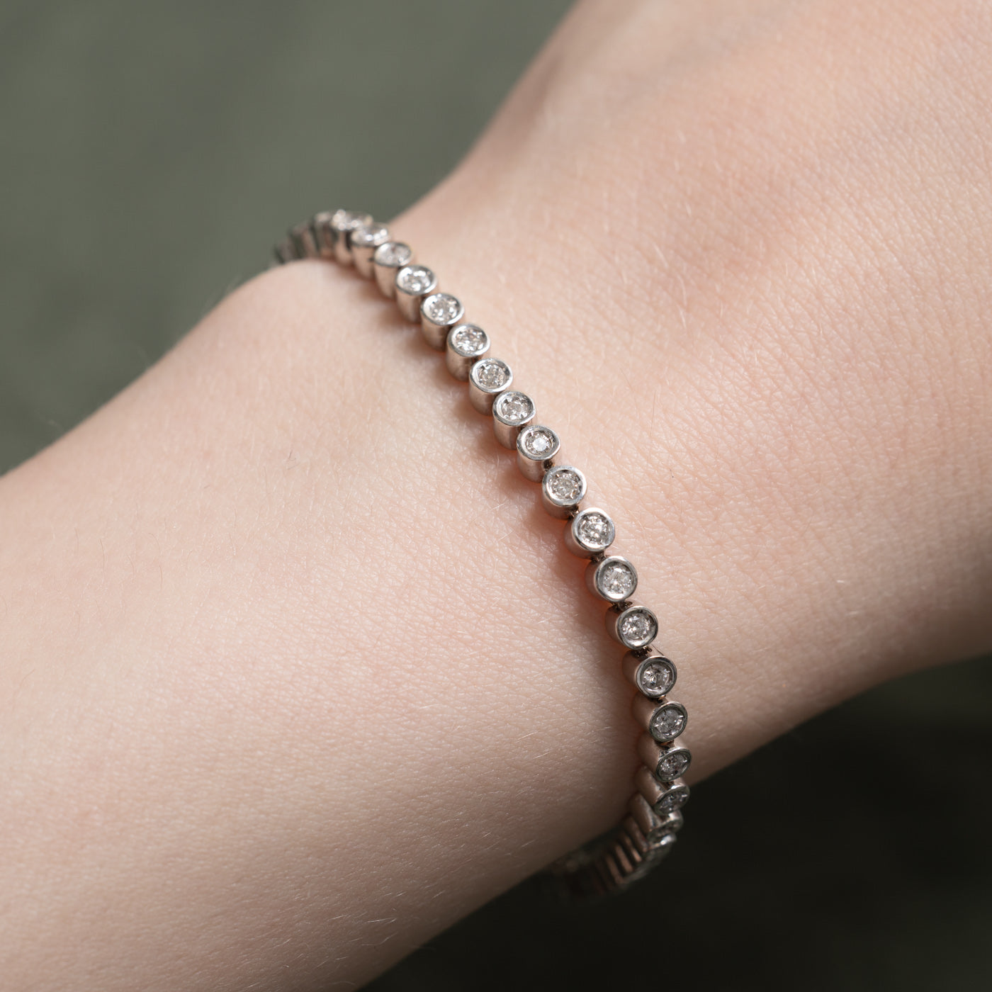 18k White Gold Bezel Set Diamond Tennis Bracelet | 1.00ctw | 6.75"