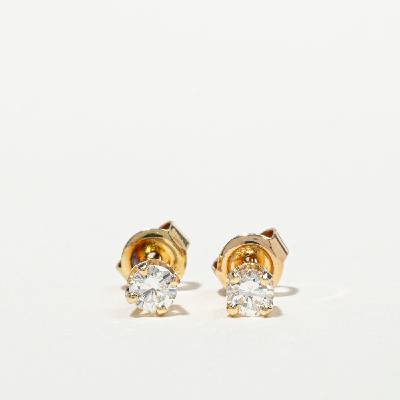 14k Solitaire Diamond Stud Earrings | 0.27ctw