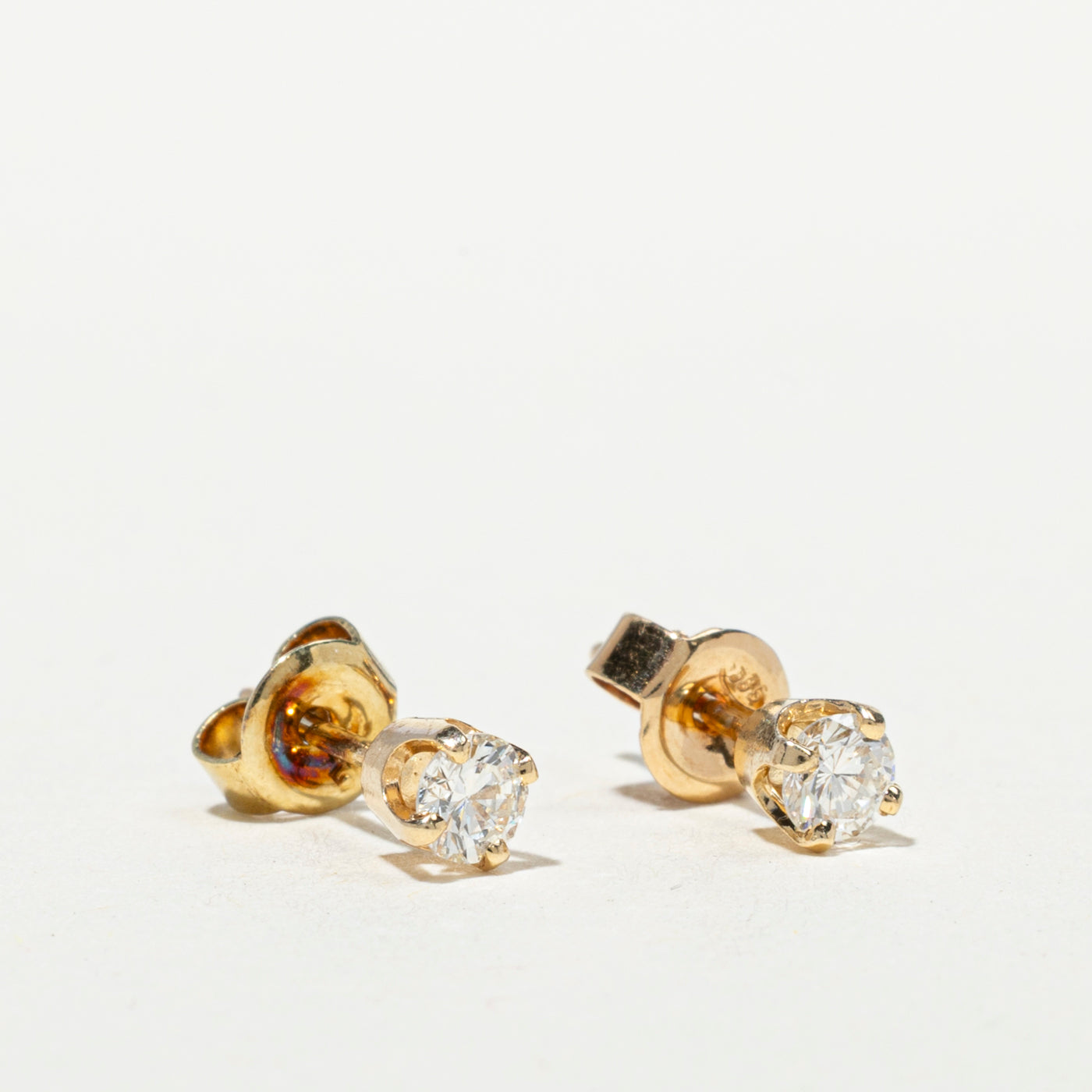 14k Solitaire Diamond Stud Earrings | 0.27ctw