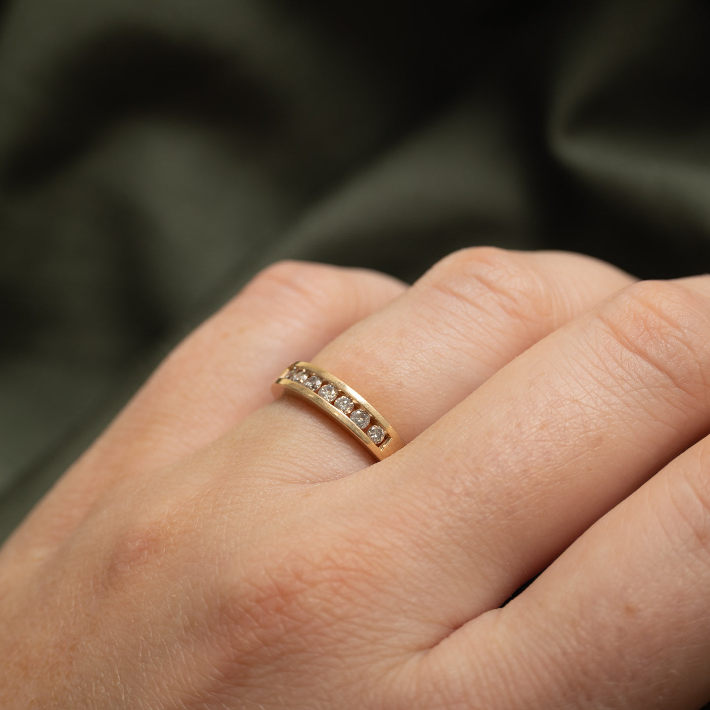 Alliance demi-éternité sertie de diamants en canal | 0,21 ct | Taille 5