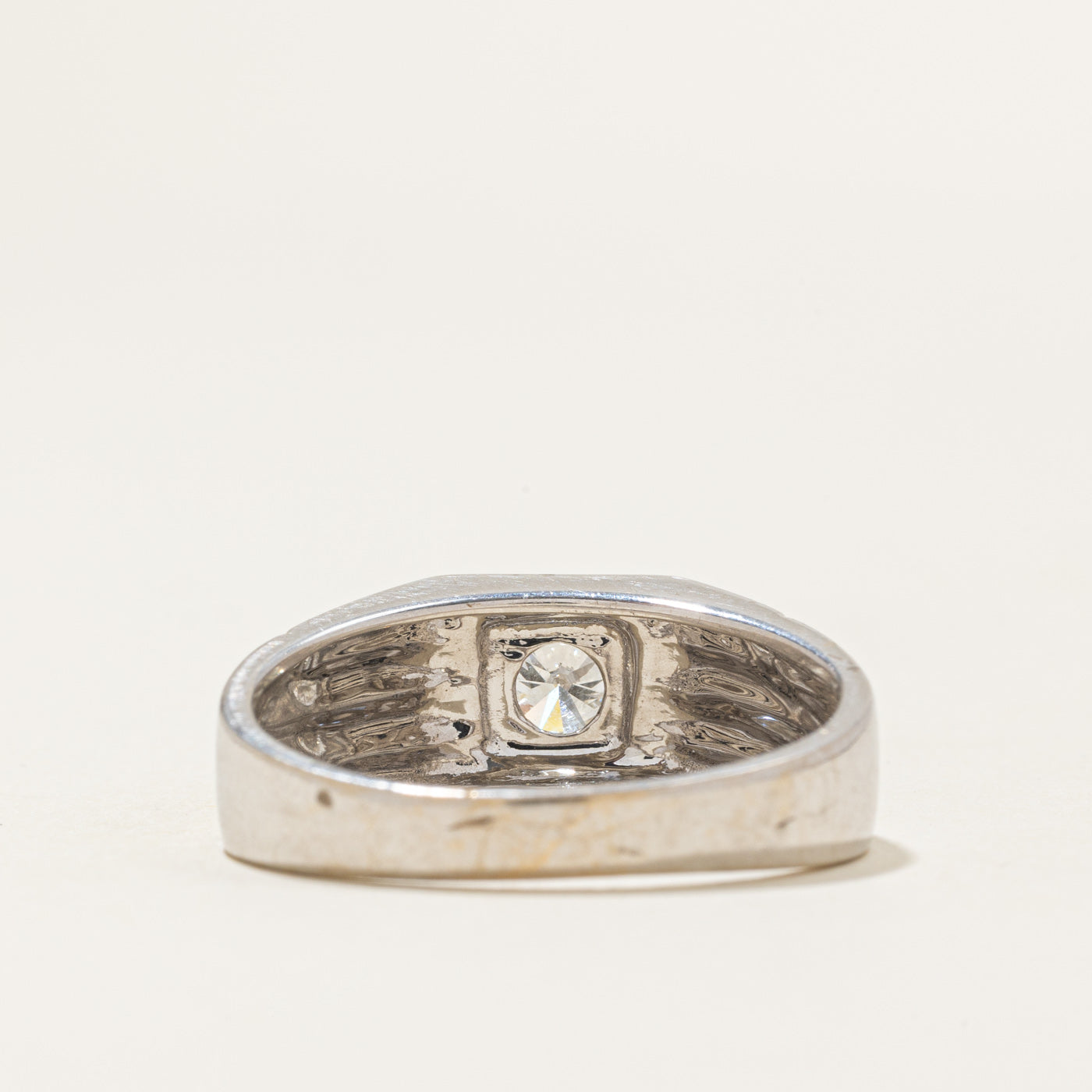 18k Solitaire Diamond Scalloped Signet Ring | 0.56ct | SZ 11.75 |