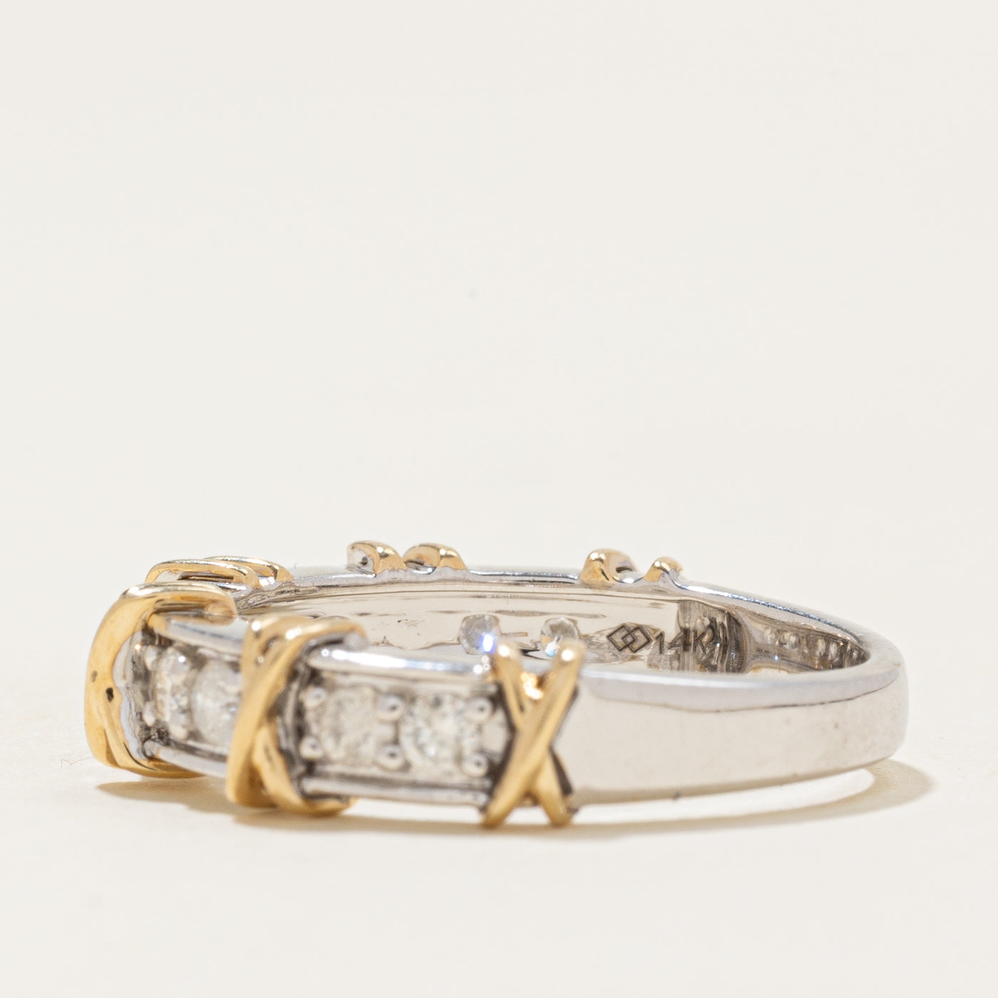 Alliance demi-éternité en or bicolore sertie de diamants | 0,7 ct au total | Taille 8,25 |