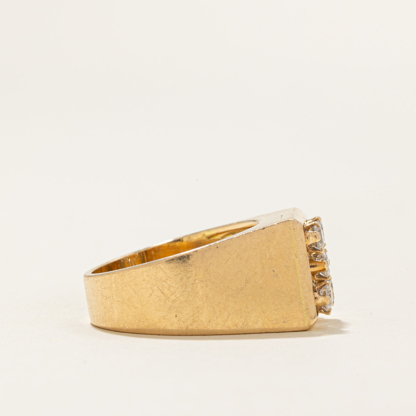 Bague chevalière carrée à cinq diamants en or 18 carats | 0,31 ct au total | Taille 6,25 |