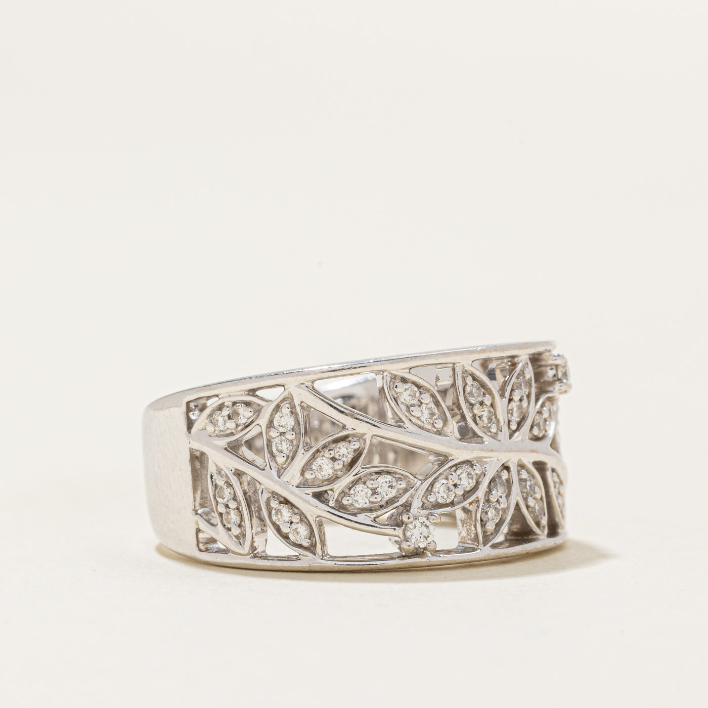 Diamond Leaf Design Wide Band | 0.21ctw | SZ 7.0 |
