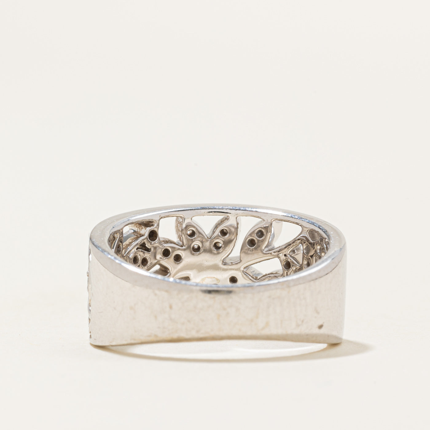 Diamond Leaf Design Wide Band | 0.21ctw | SZ 7.0 |