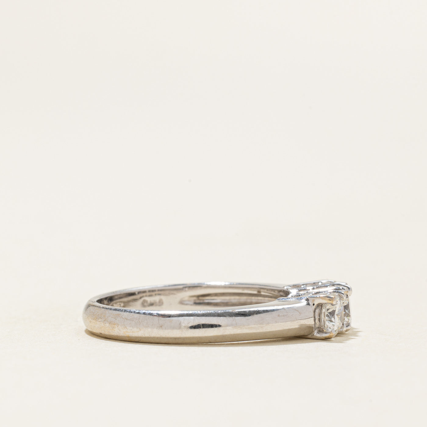 Bague trois diamants | 0,2 ct au total | Taille 6,5 |