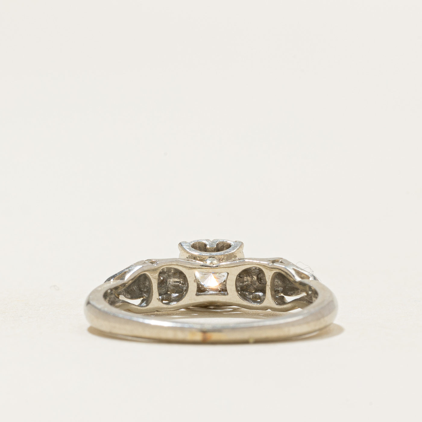 Illusion Set Diamond Textured Ring | 0.13ctw | SZ 5.5 |